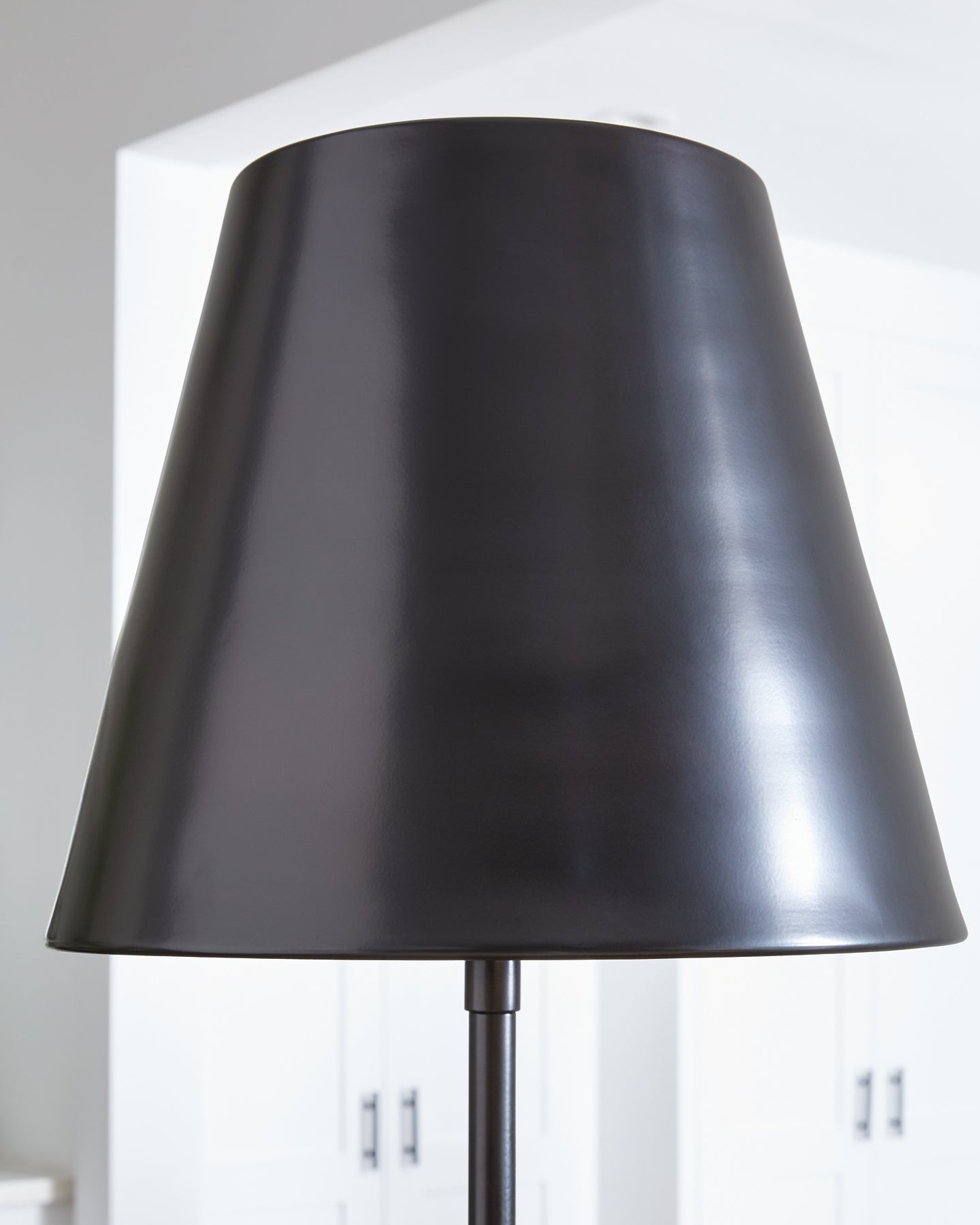 Wimner Metal Floor Lamp (1/CN) Signature Design by Ashley®