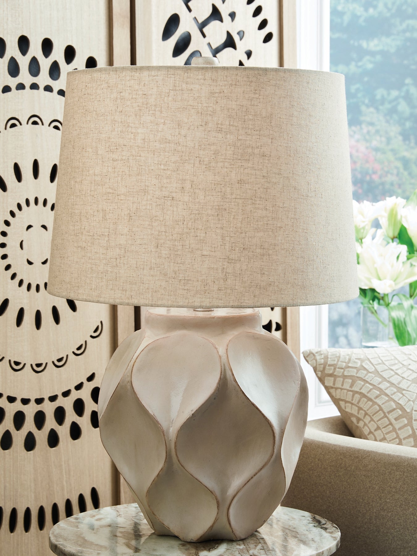 Edselham Paper Table Lamp (1/CN) Signature Design by Ashley®