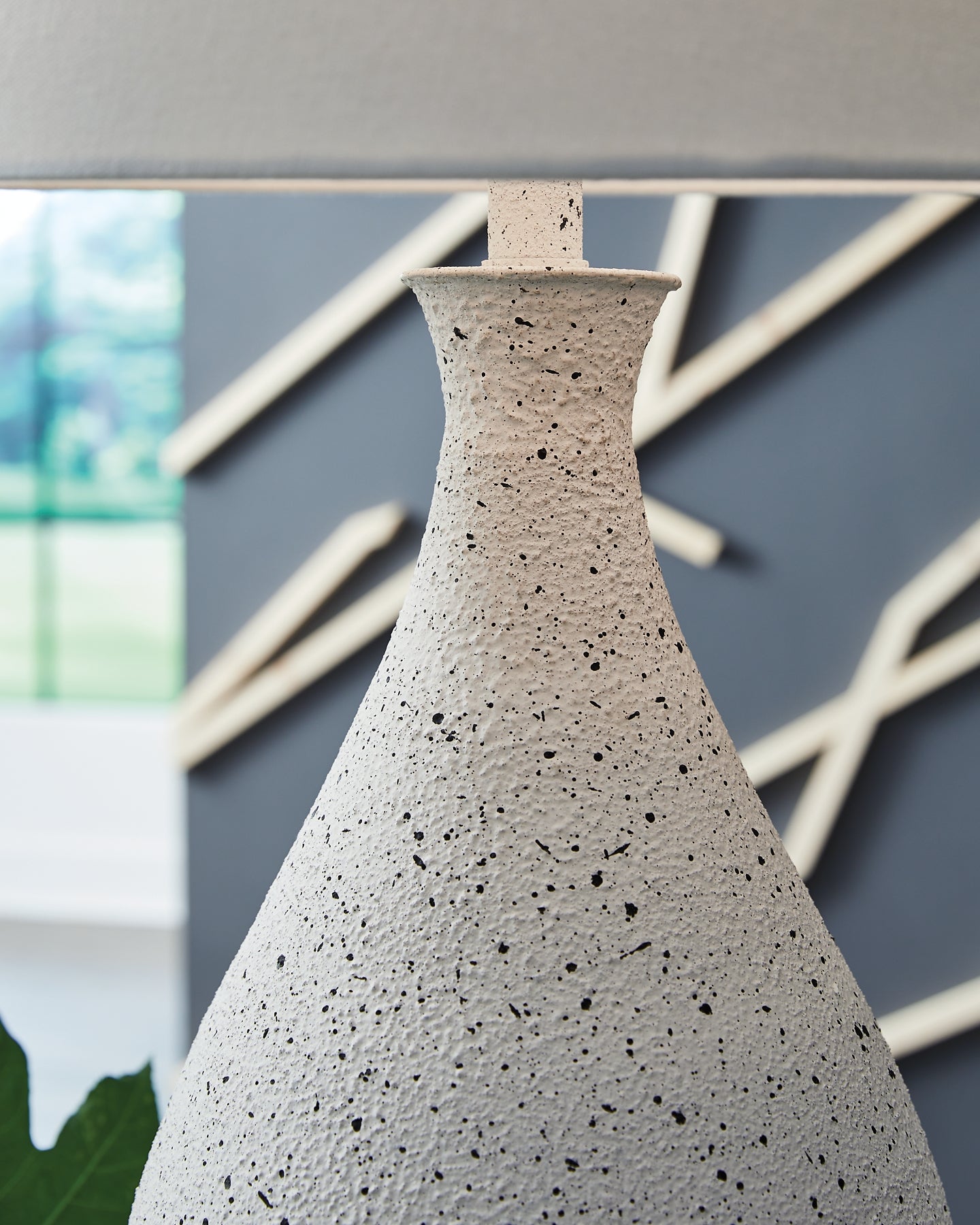 Wyattford Metal Table Lamp (1/CN) Signature Design by Ashley®