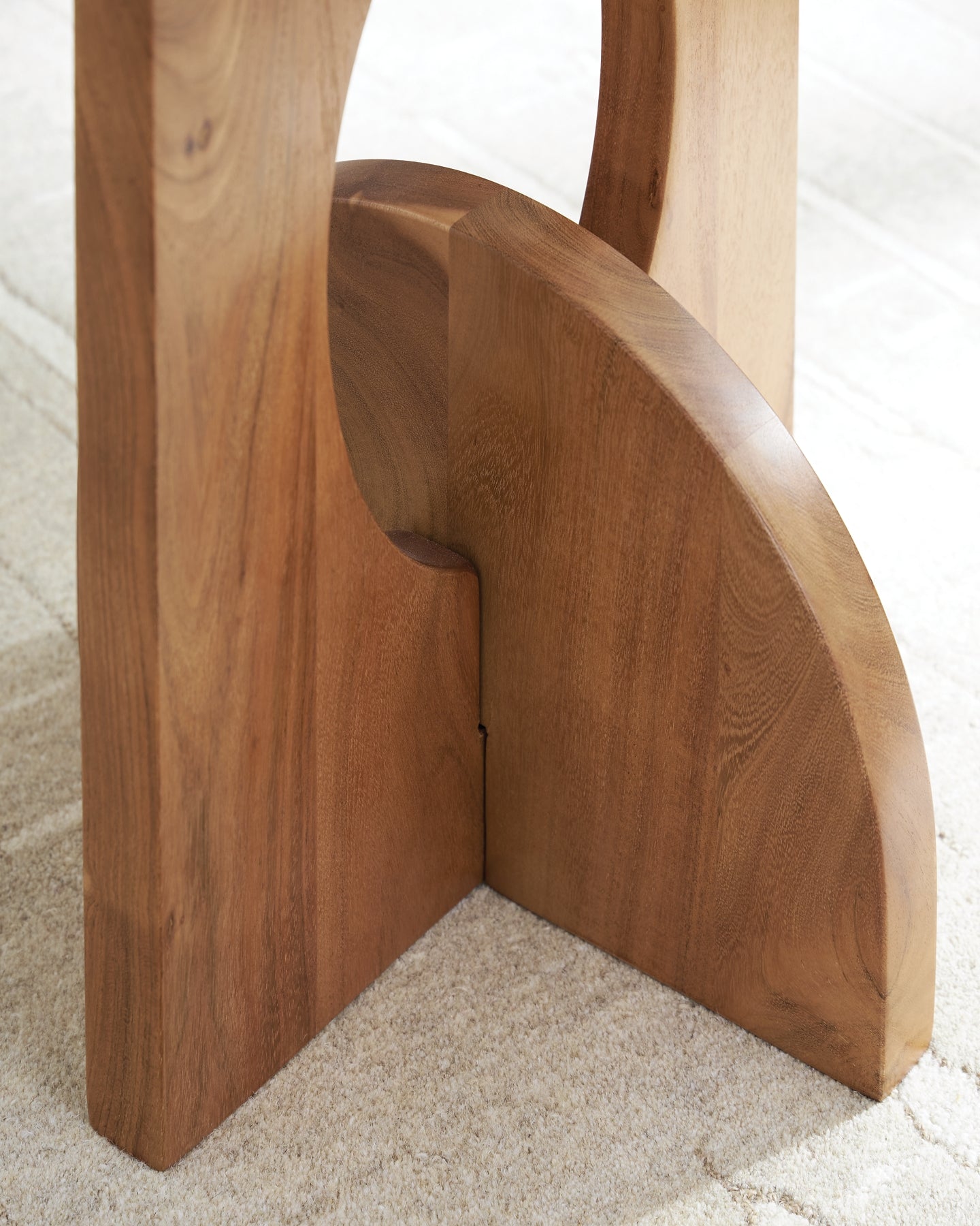 Hollbourne Accent Table Signature Design by Ashley®