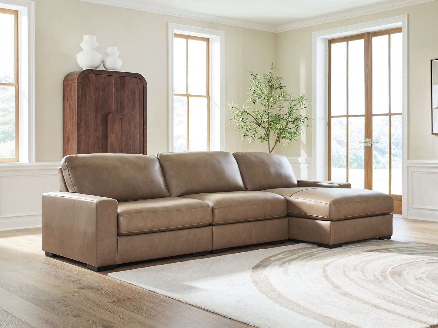 Veronella 3-Piece Sectional with Chaise Benchcraft®
