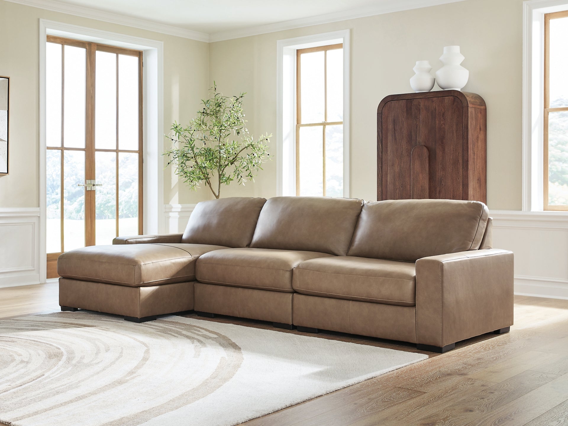 Veronella 3-Piece Sectional with Chaise Benchcraft®
