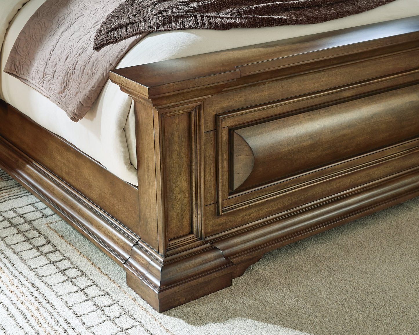 Frantanna California King Panel Bed Signature Design by Ashley®
