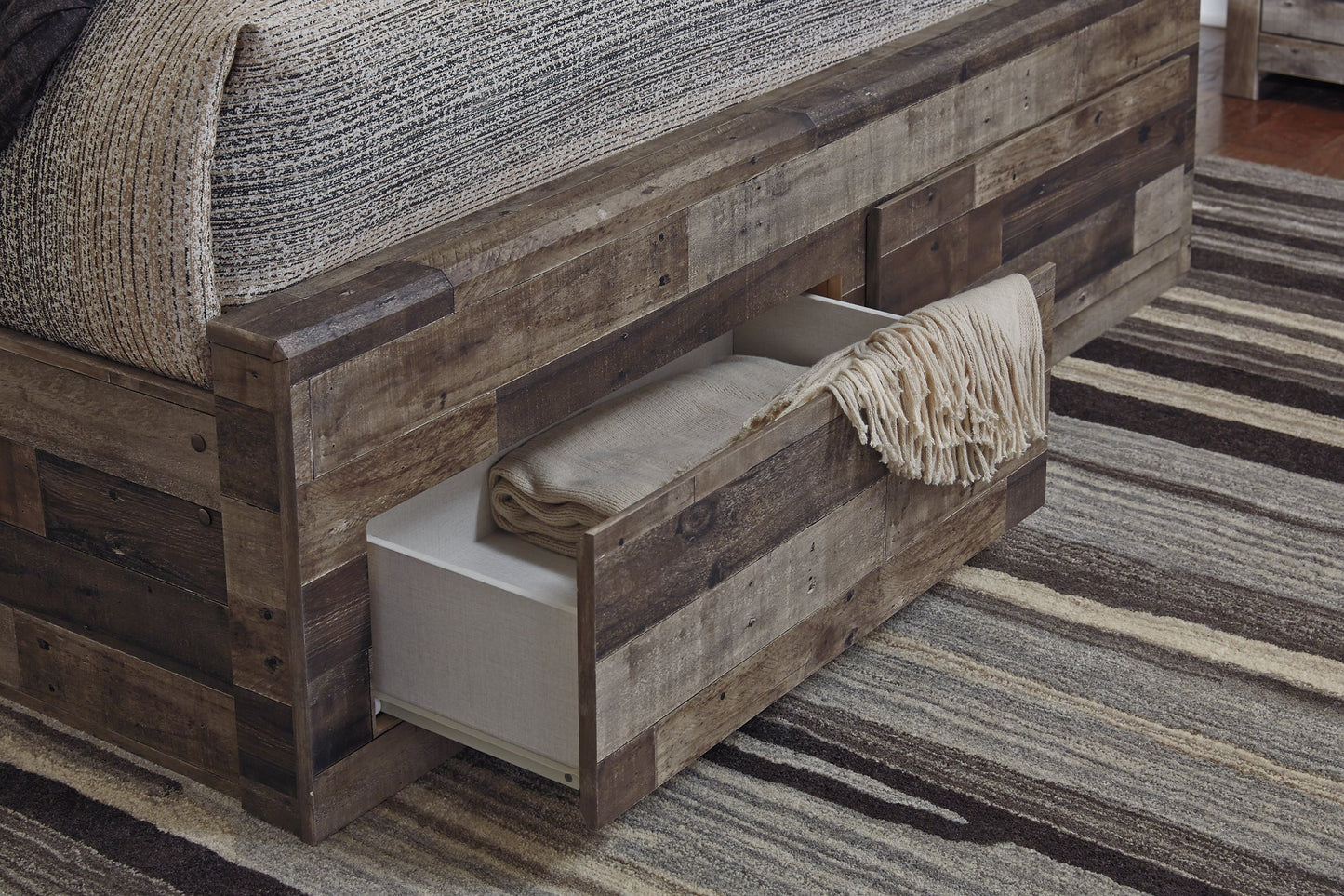 Derekson Queen Panel Bed with 6 Storage Drawers with Mirrored Dresser Benchcraft®