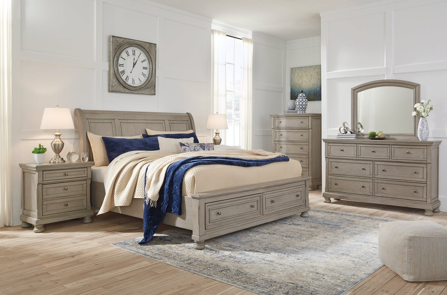 Lettner California King Sleigh Bed with Mirrored Dresser Signature Design by Ashley®