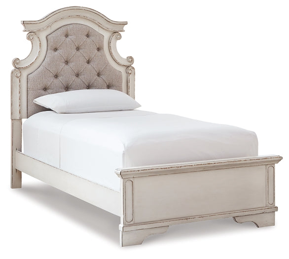 Realyn Twin Panel Bed with Mirrored Dresser Signature Design by Ashley®