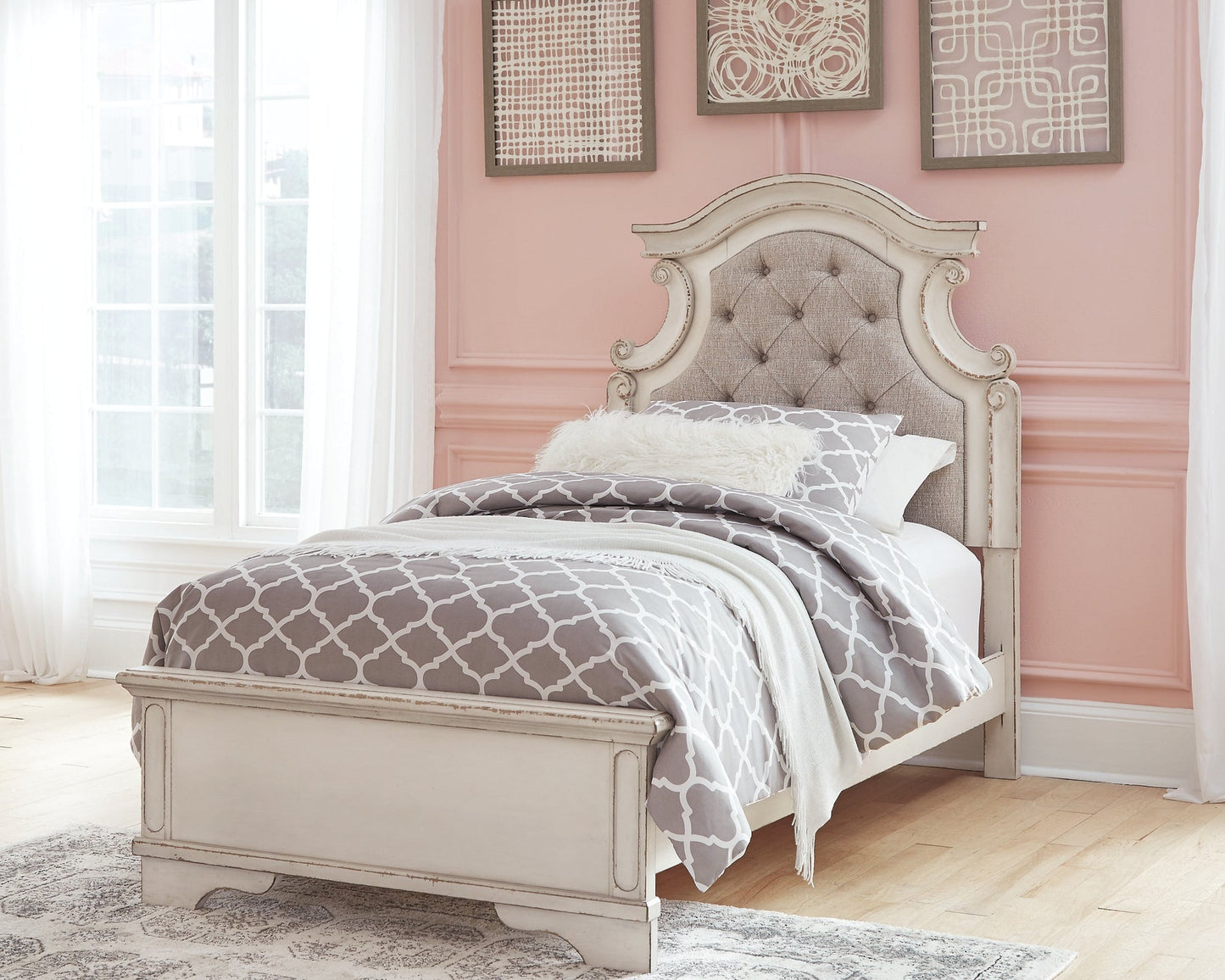 Realyn Twin Panel Bed with Mirrored Dresser Signature Design by Ashley®