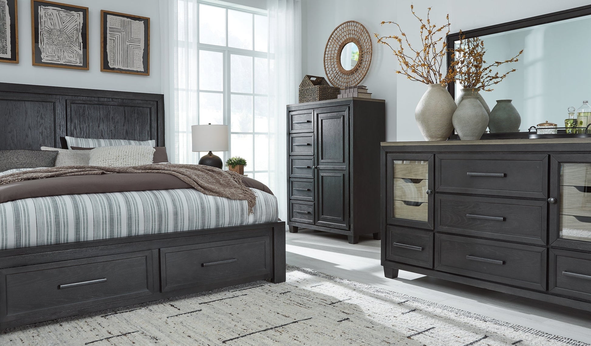 Foyland King Panel Storage Bed with Mirrored Dresser, Chest and Nightstand Signature Design by Ashley®
