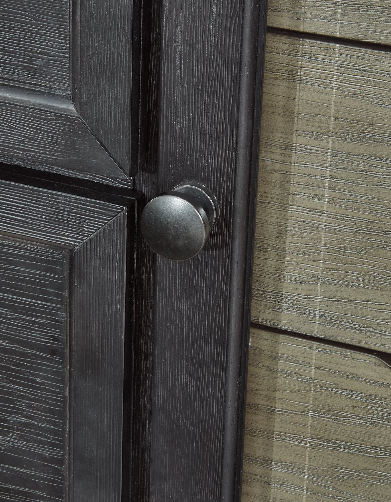 Foyland King Panel Storage Bed with Mirrored Dresser, Chest and Nightstand Signature Design by Ashley®