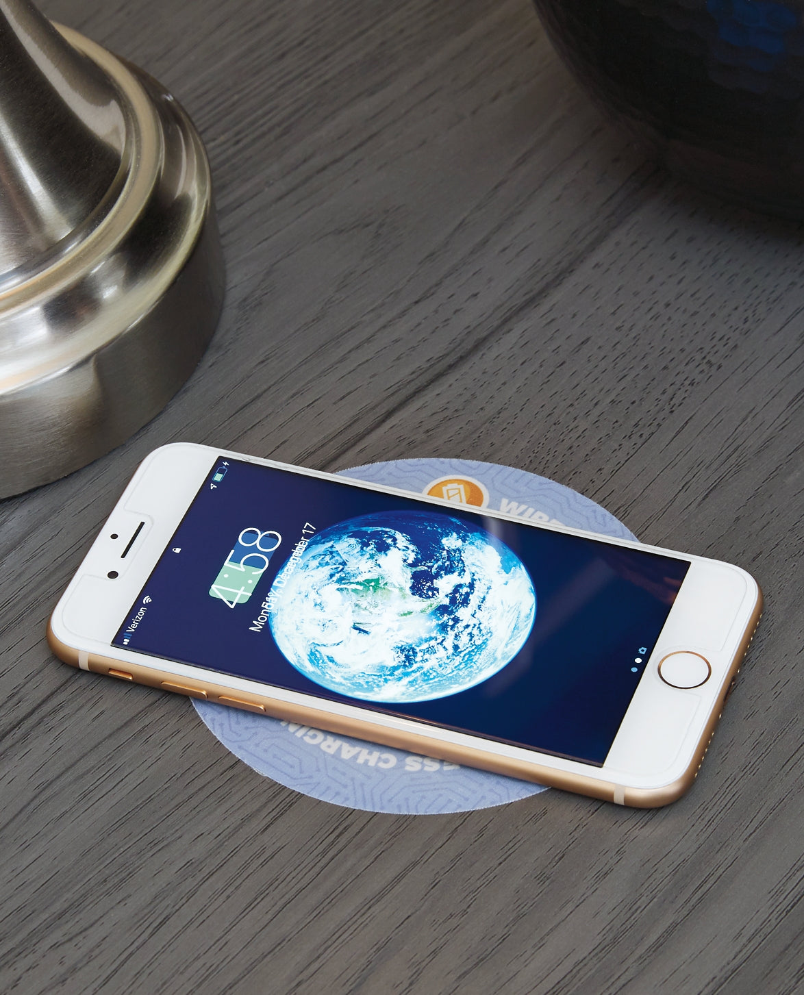 Lodanna Queen Panel Bed with Mirrored Dresser and Nightstand Signature Design by Ashley®