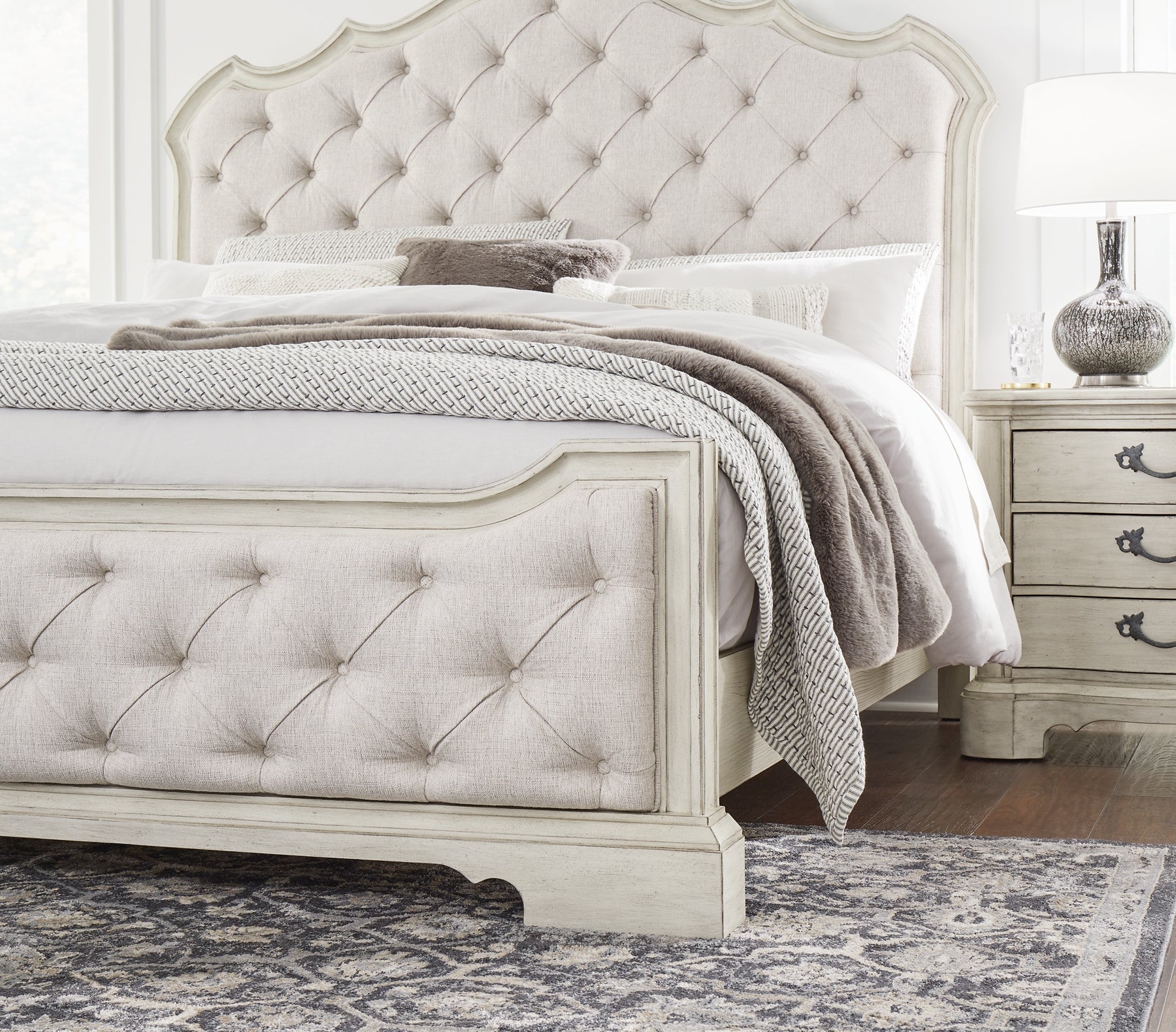 Arlendyne California King Upholstered Bed with Mirrored Dresser, Chest and Nightstand Signature Design by Ashley®