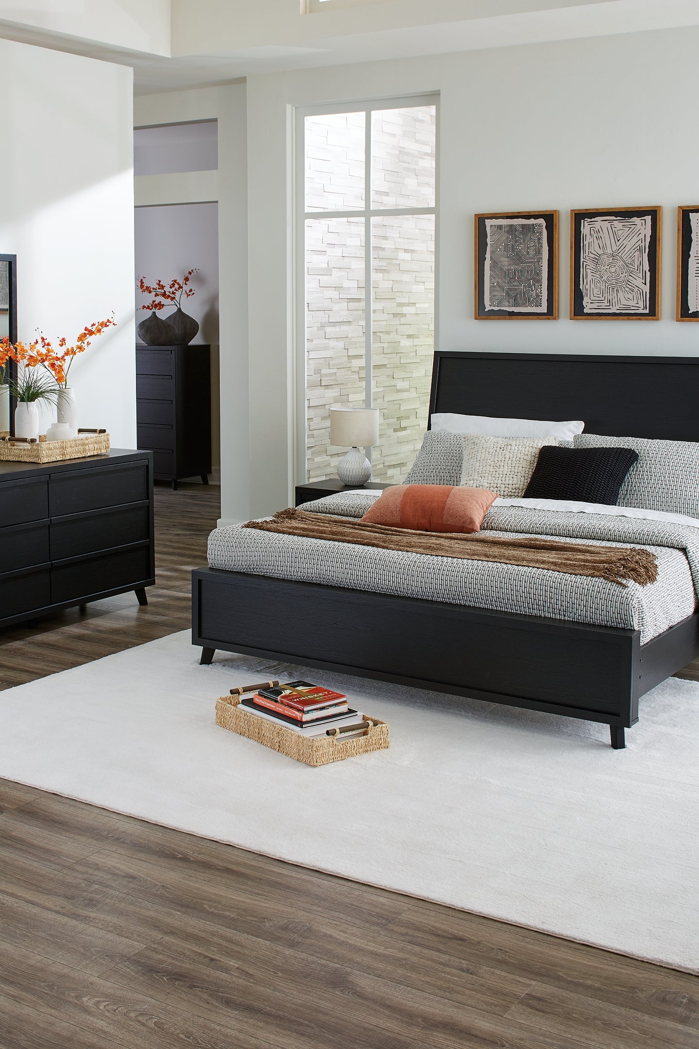 Danziar Queen Panel Bed with Mirrored Dresser, Chest and Nightstand Signature Design by Ashley®