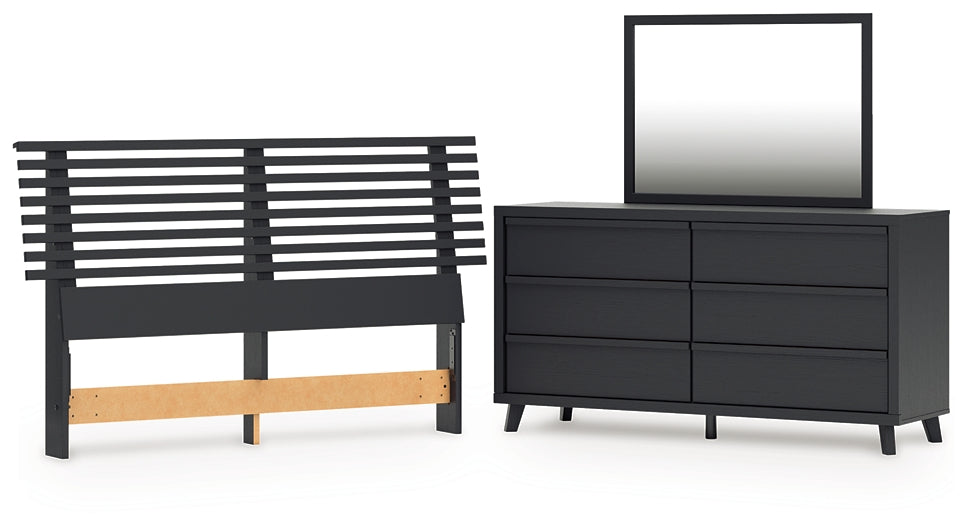 Danziar Queen Panel Headboard with Mirrored Dresser Signature Design by Ashley®