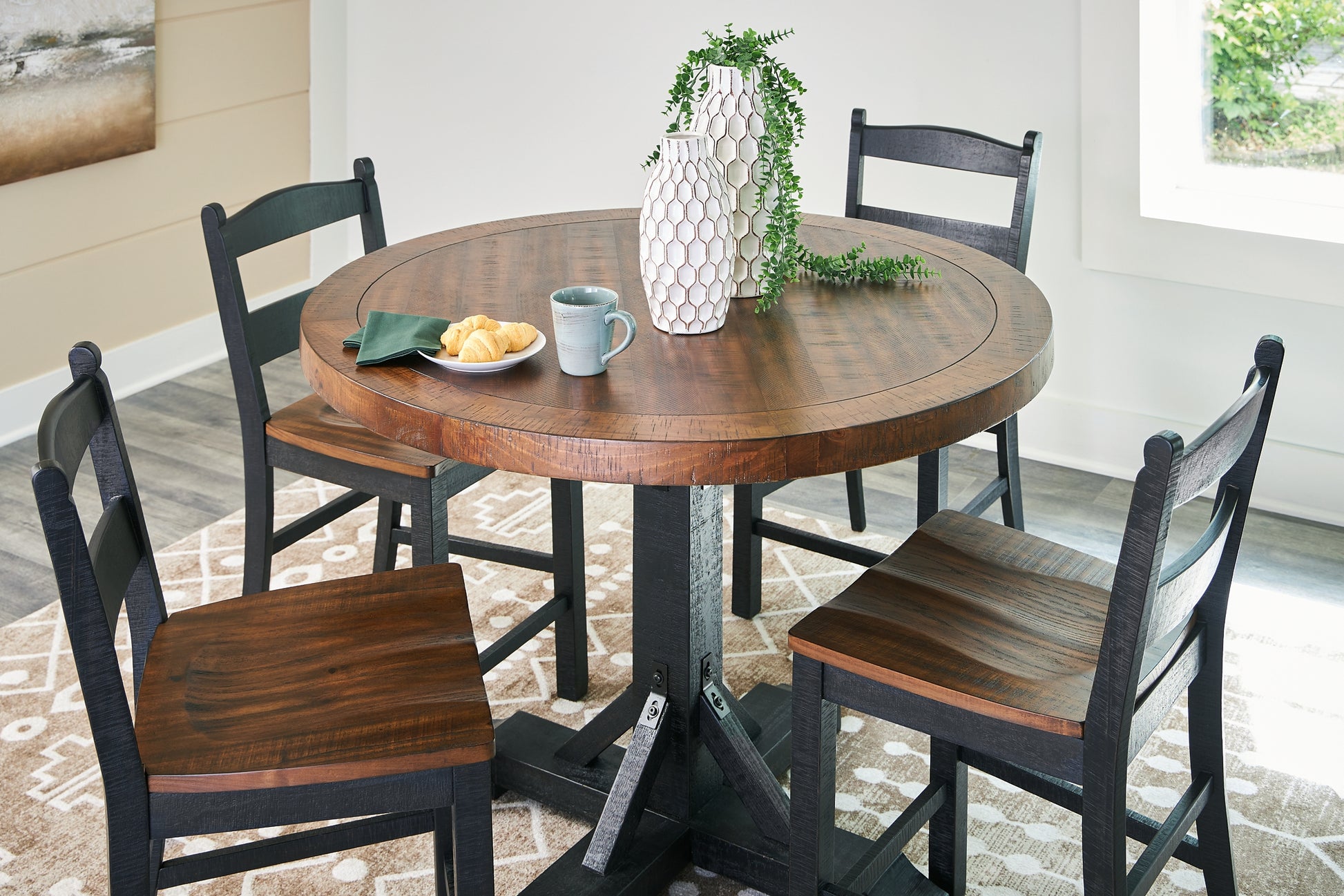 Valebeck Counter Height Dining Table and 4 Barstools Signature Design by Ashley®