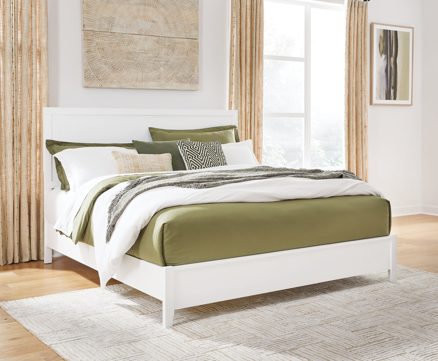 Binterglen King Panel Bed with Mirrored Dresser and Nightstand Signature Design by Ashley®