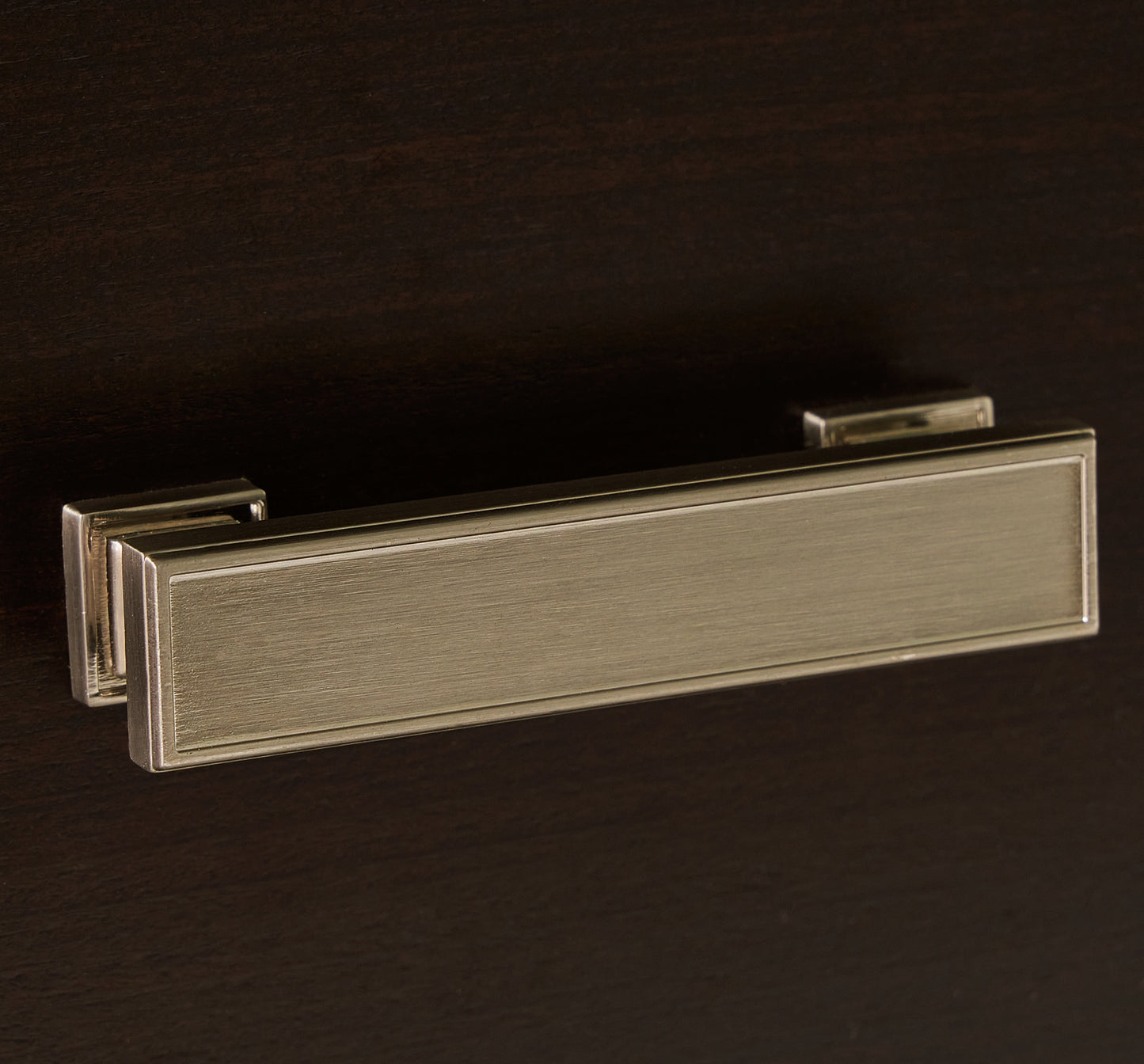 Covetown Queen Panel Bed with Mirrored Dresser, Chest and Nightstand Signature Design by Ashley®