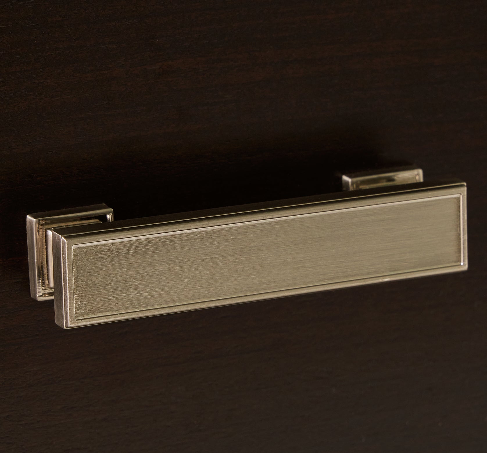 Covetown Queen Panel Bed with Mirrored Dresser, Chest and Nightstand Signature Design by Ashley®