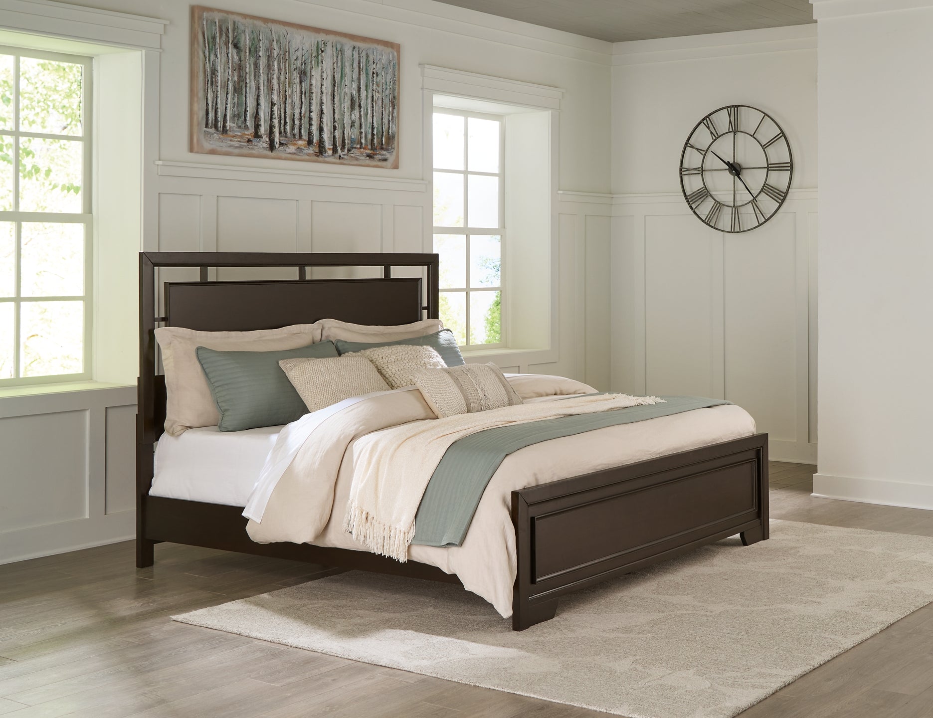 Covetown King Panel Bed with Mirrored Dresser, Chest and Nightstand Signature Design by Ashley®