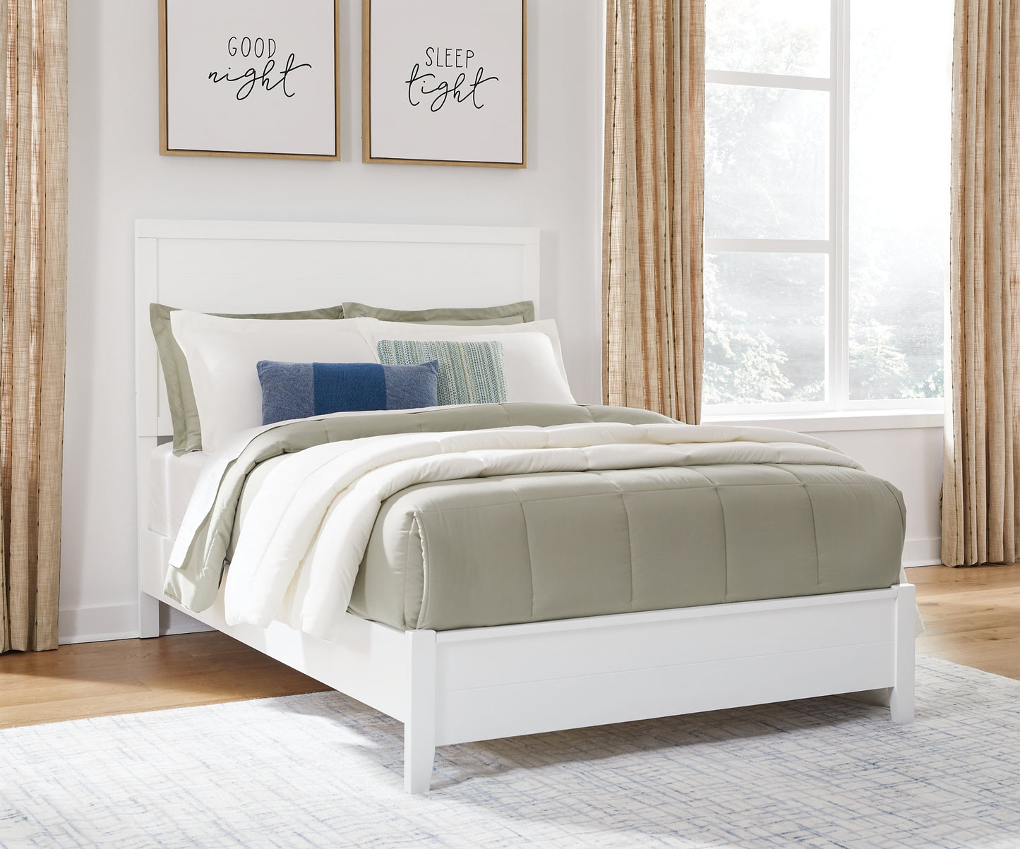 Binterglen Full Panel Bed with Mirrored Dresser Signature Design by Ashley®
