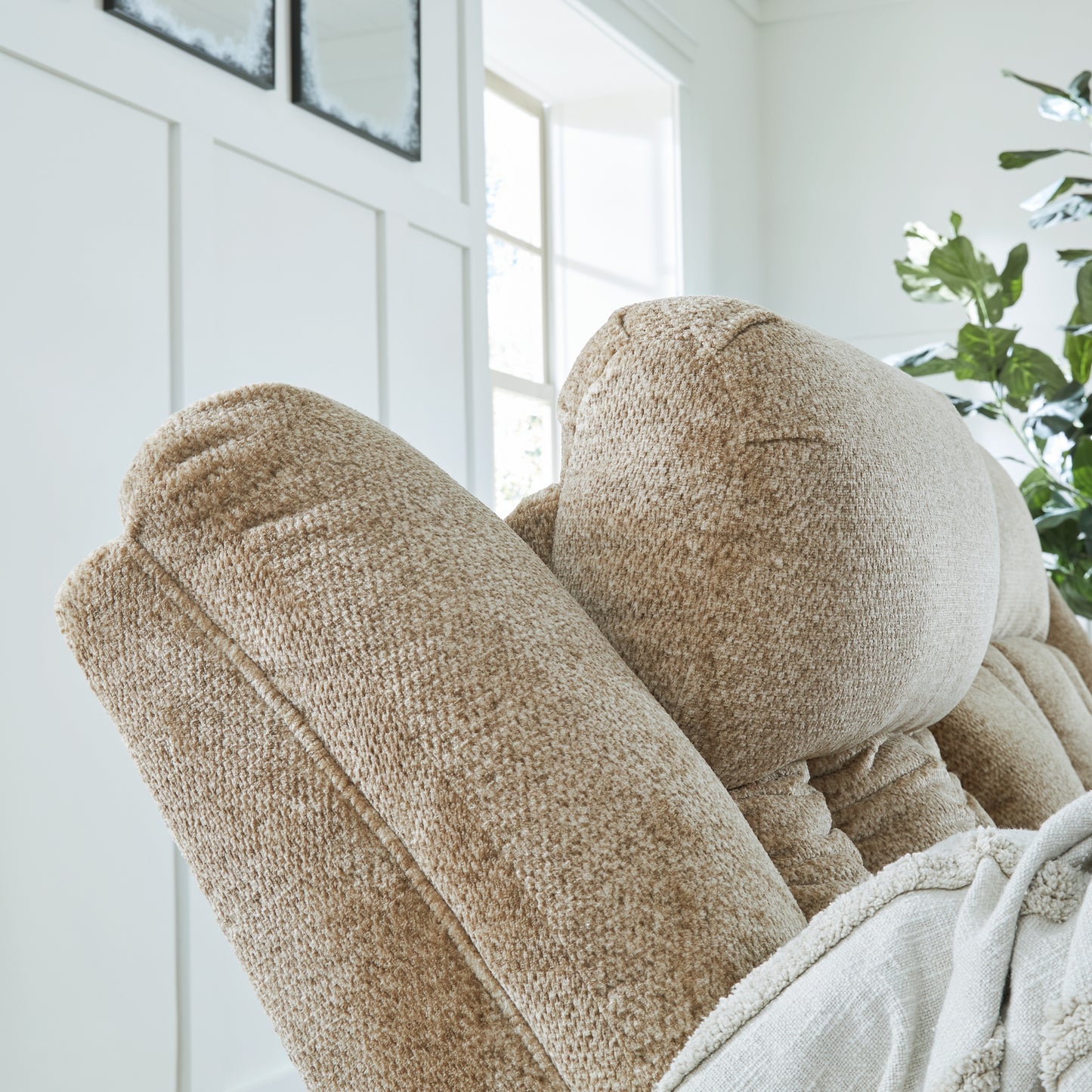 Tip-Off Sofa and Loveseat Signature Design by Ashley®