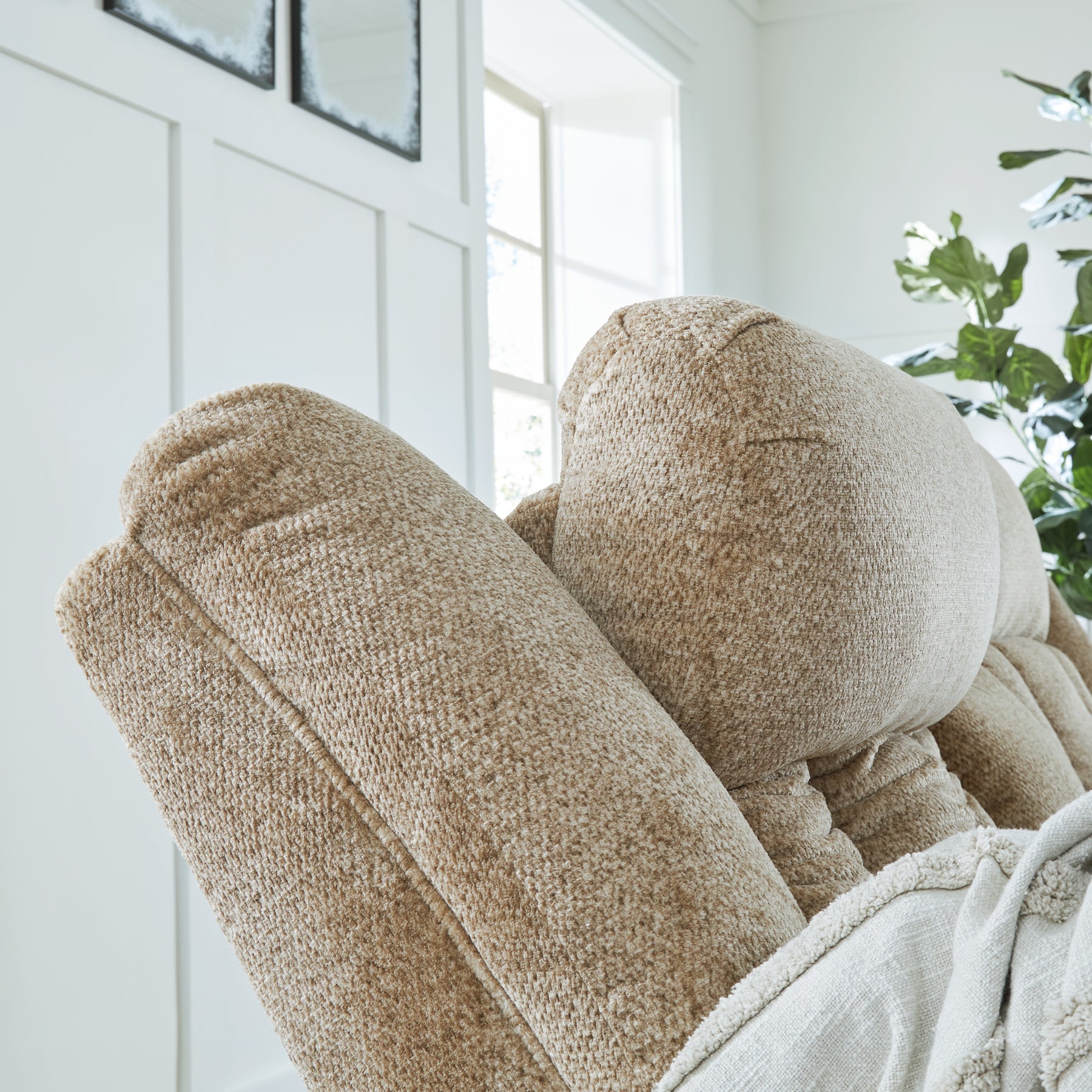 Tip-Off Sofa and Loveseat Signature Design by Ashley®