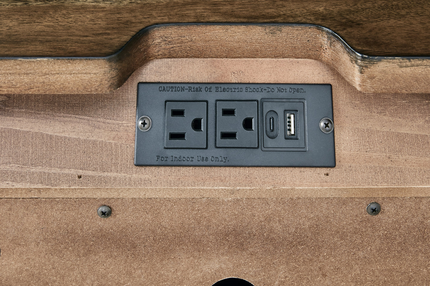 Sturlayne Queen Upholstered Panel Bed with Mirrored Dresser, Chest and Nightstand Benchcraft®