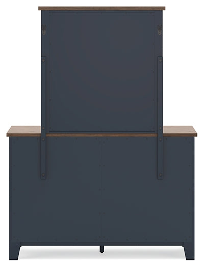 Landocken Queen Panel Bed with Mirrored Dresser and Nightstand Signature Design by Ashley®