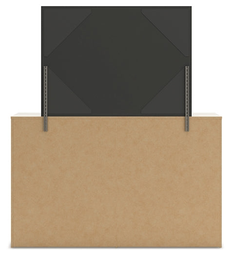 Lawroy Full Panel Headboard with Mirrored Dresser Benchcraft®