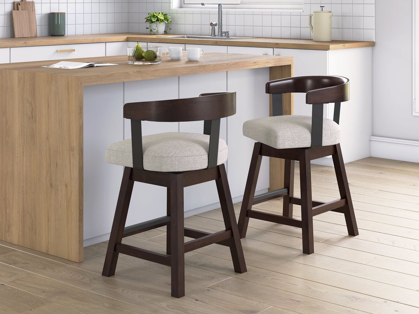 Haddigan UPH Swivel Barstool (2/CN) Signature Design by Ashley®