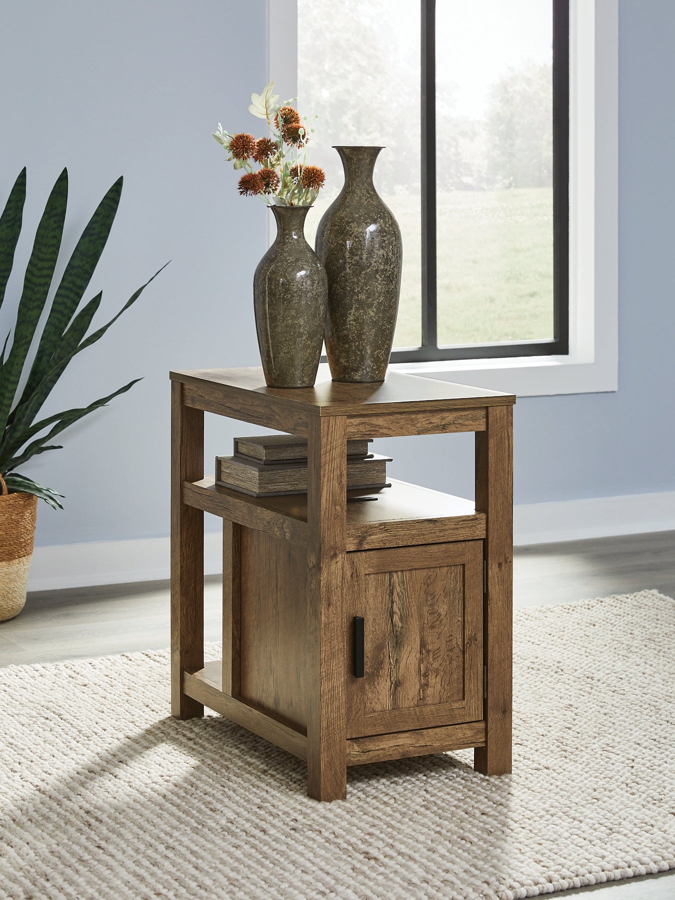 Fendenmore Chair Side End Table Signature Design by Ashley®