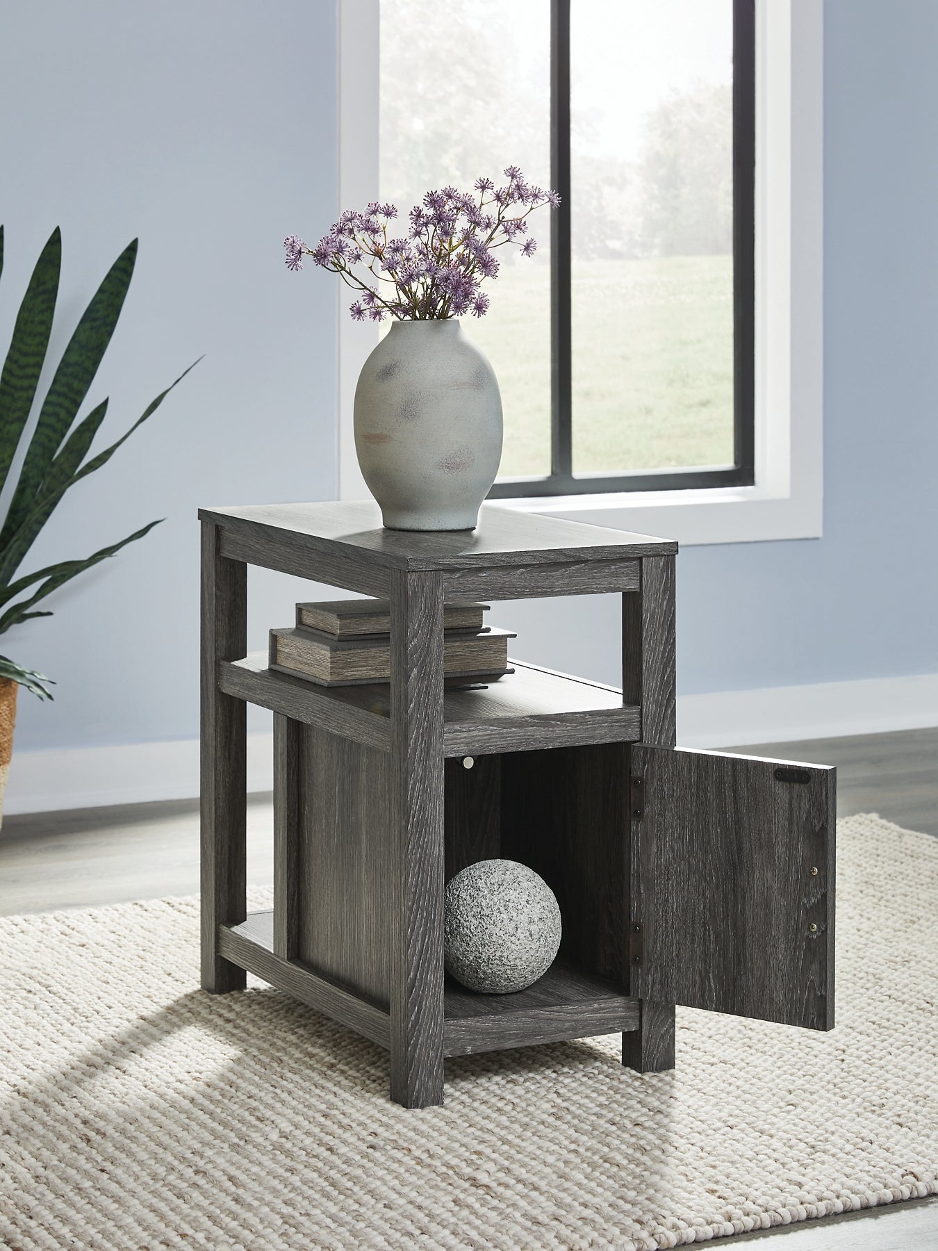 Fendenmore Chair Side End Table Signature Design by Ashley®