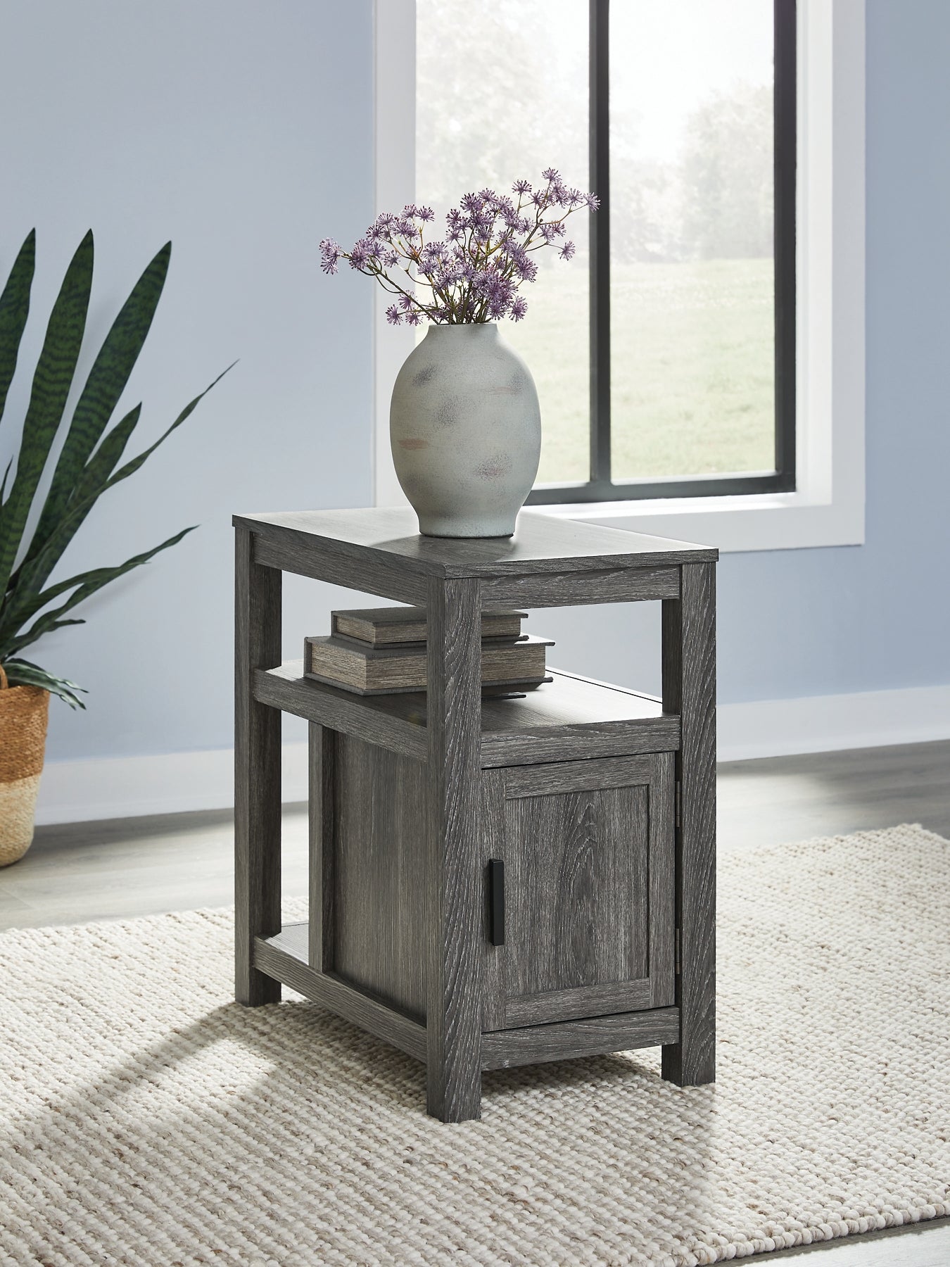 Fendenmore Chair Side End Table Signature Design by Ashley®