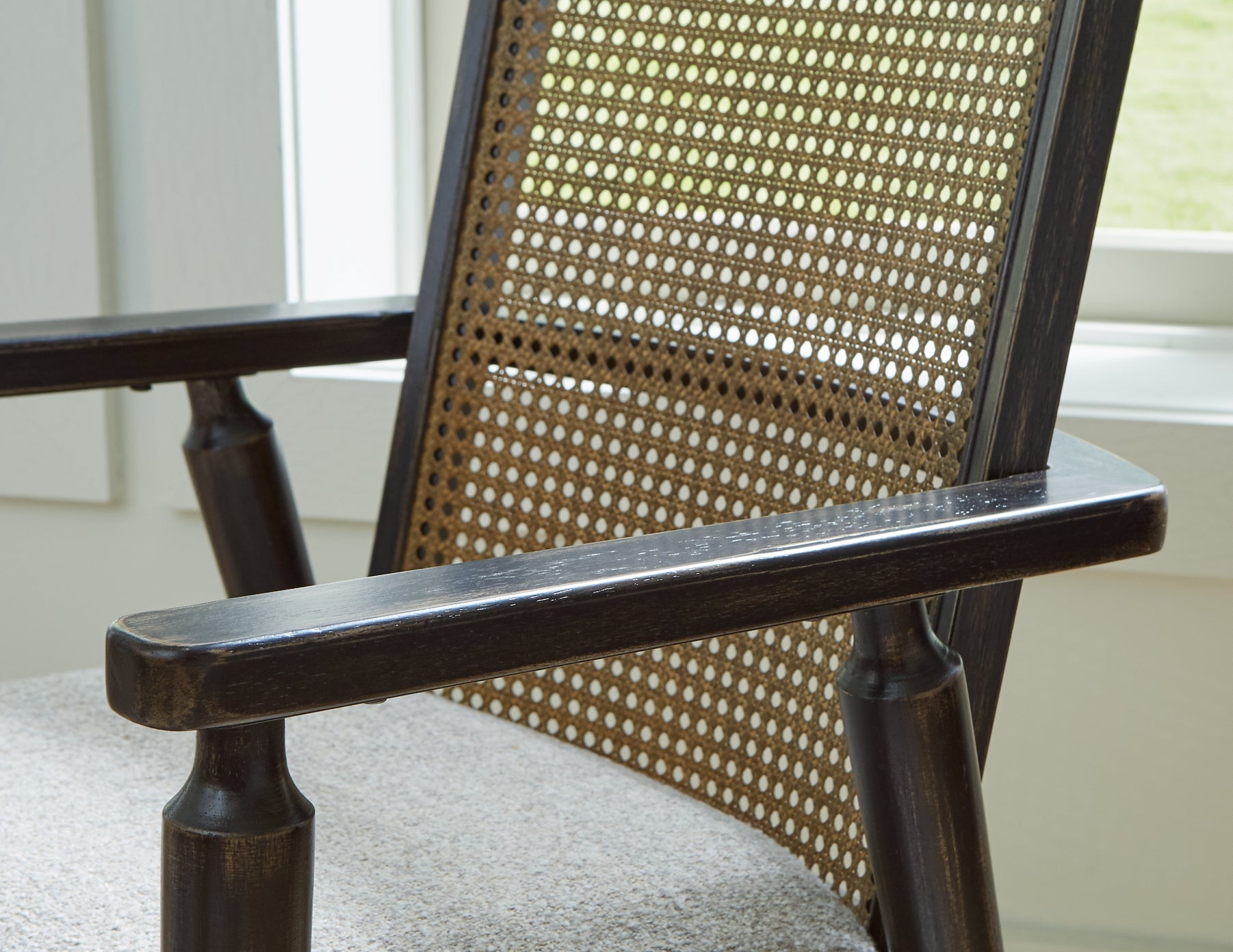 Galliden Dining Table and 6 Chairs Signature Design by Ashley®