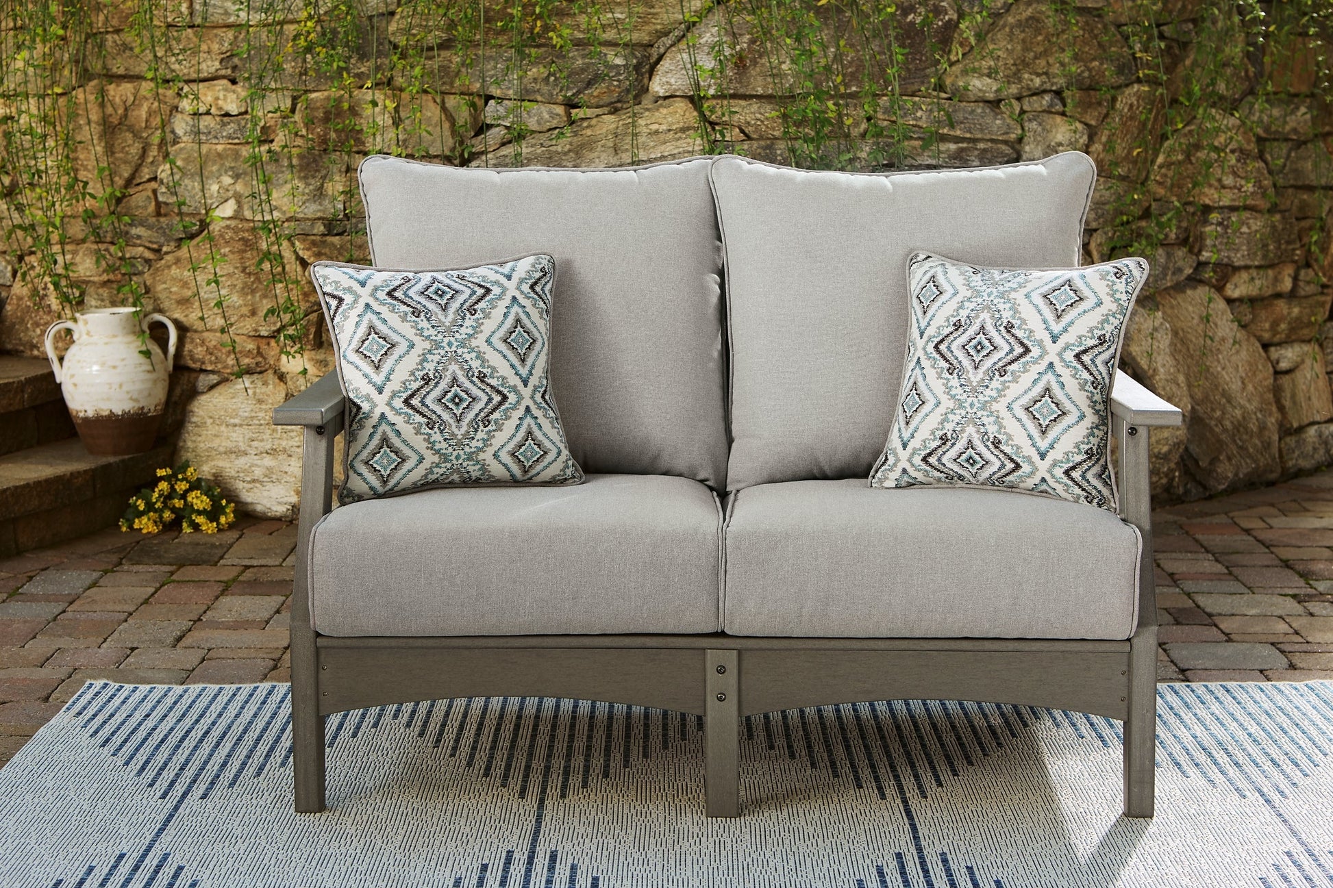 Visola Loveseat w/Cushion Signature Design by Ashley®