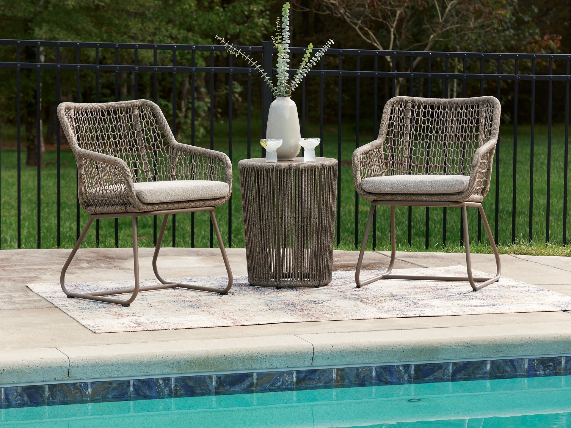 Majors Beach Chairs w/CUSH/Table Set (3/CN) Signature Design by Ashley®