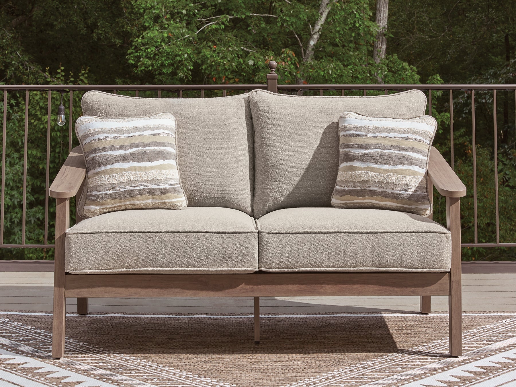 Harmony Headlands Loveseat w/Cushion Signature Design by Ashley®