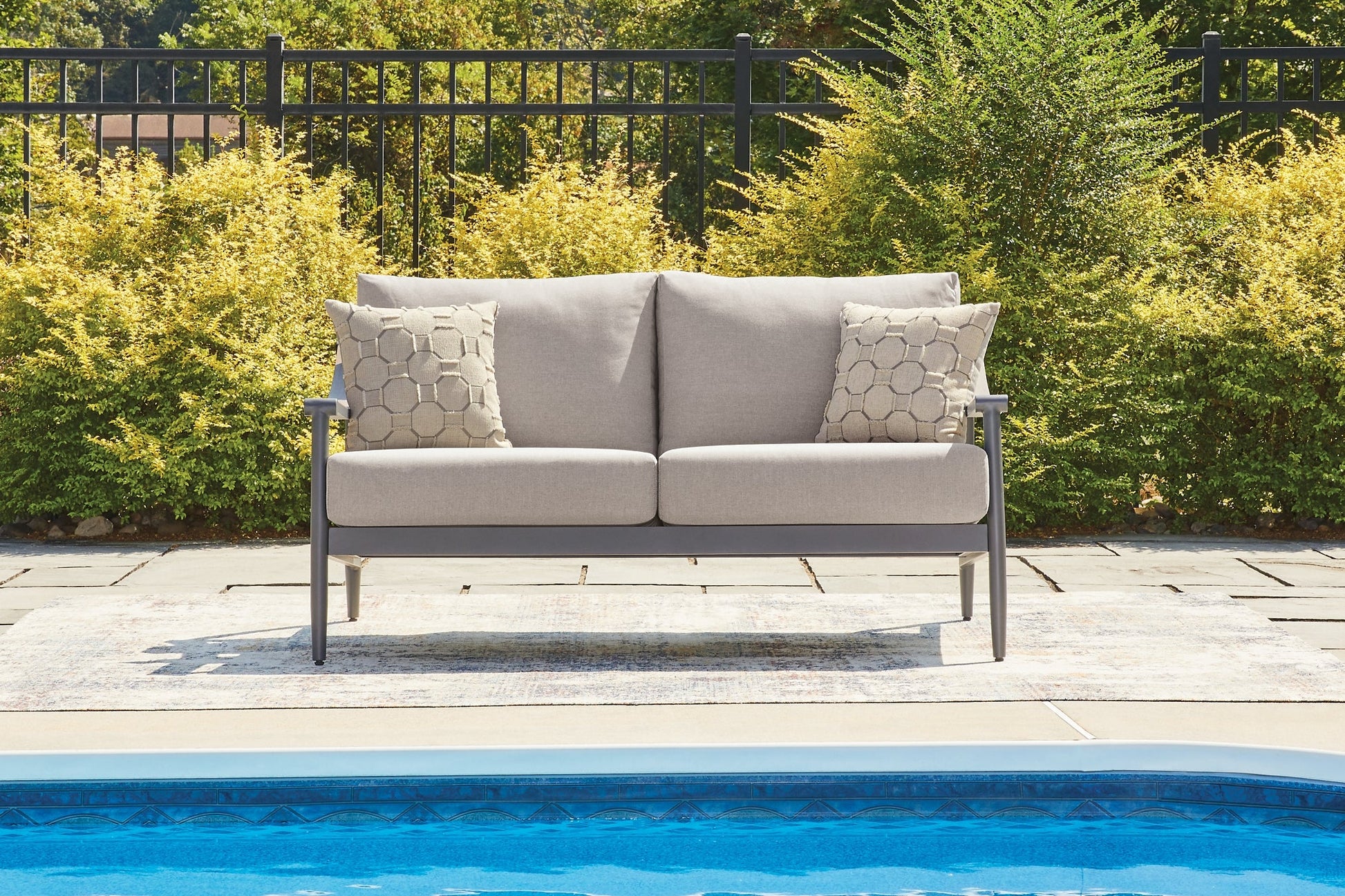 Ocean Beach Loveseat w/Cushion Signature Design by Ashley®