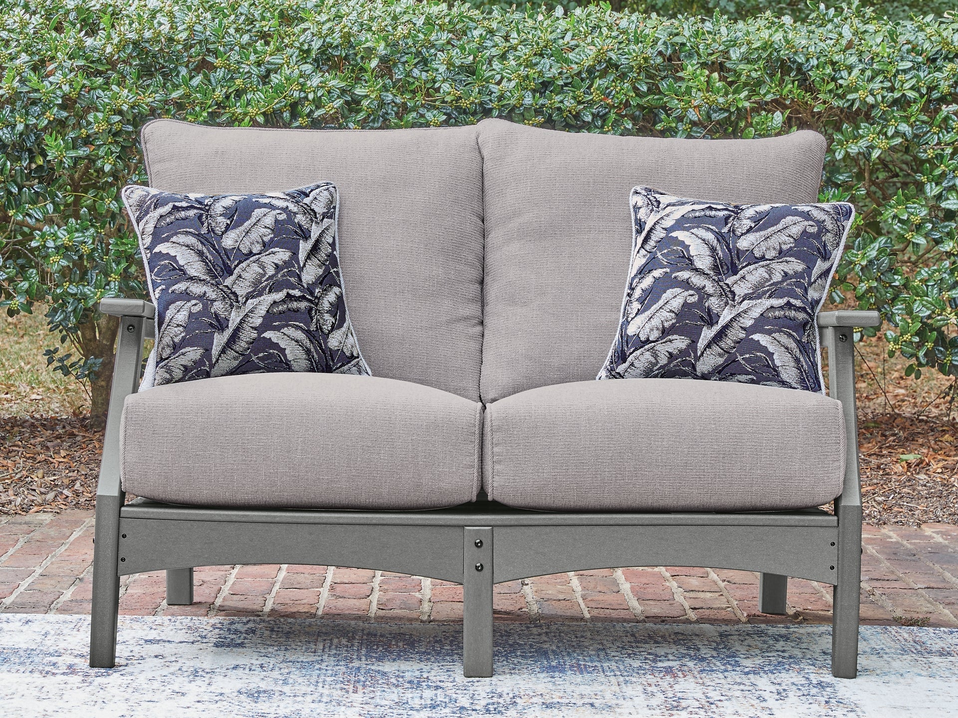 Cove Beach Loveseat w/Cushion Signature Design by Ashley®