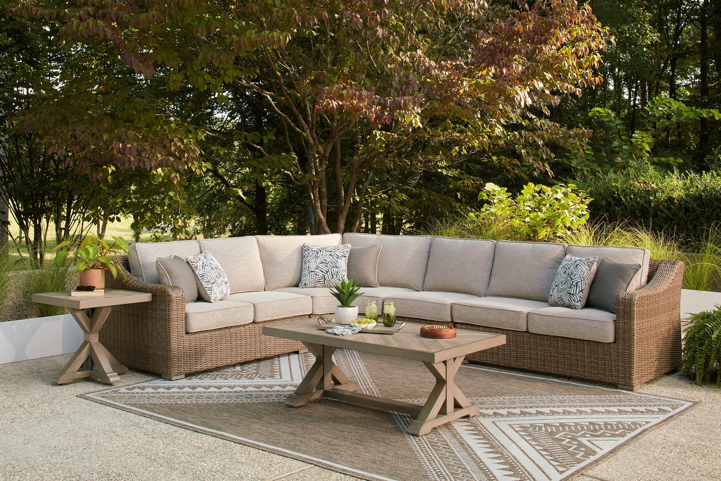 Laguna Heights 4-Piece Outdoor Sectional Signature Design by Ashley®