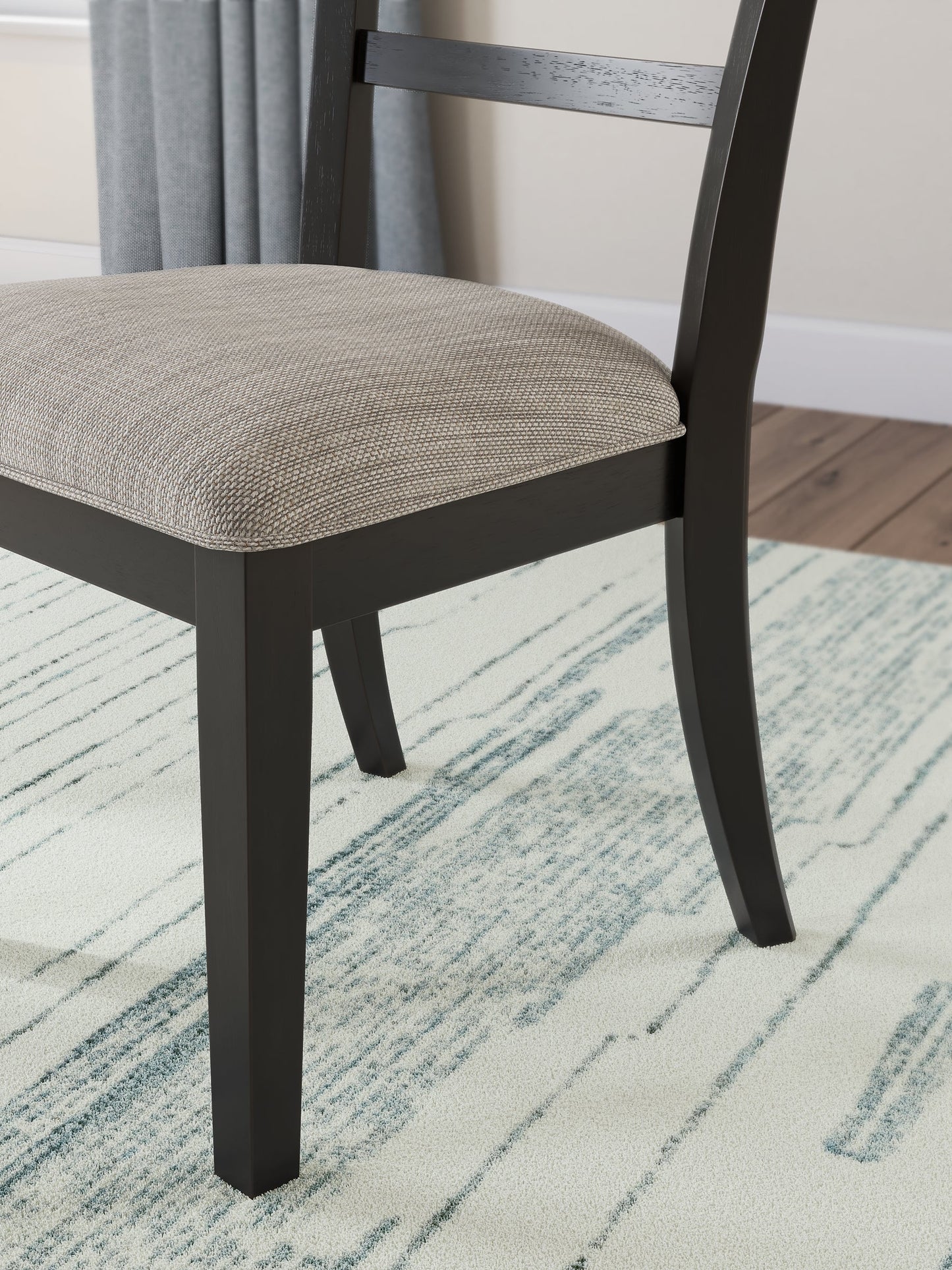 Greddinton Dining Table and 4 Chairs Signature Design by Ashley®