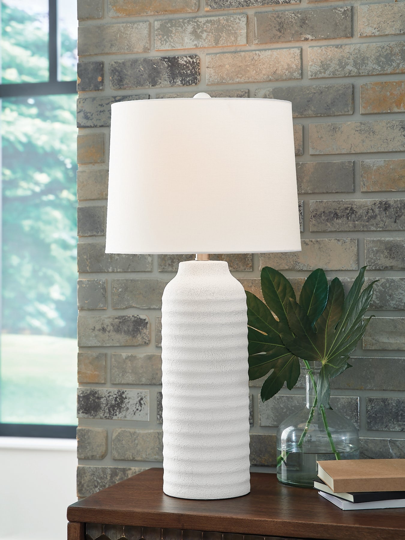 Vauville Poly Table Lamp (2/CN) Signature Design by Ashley®