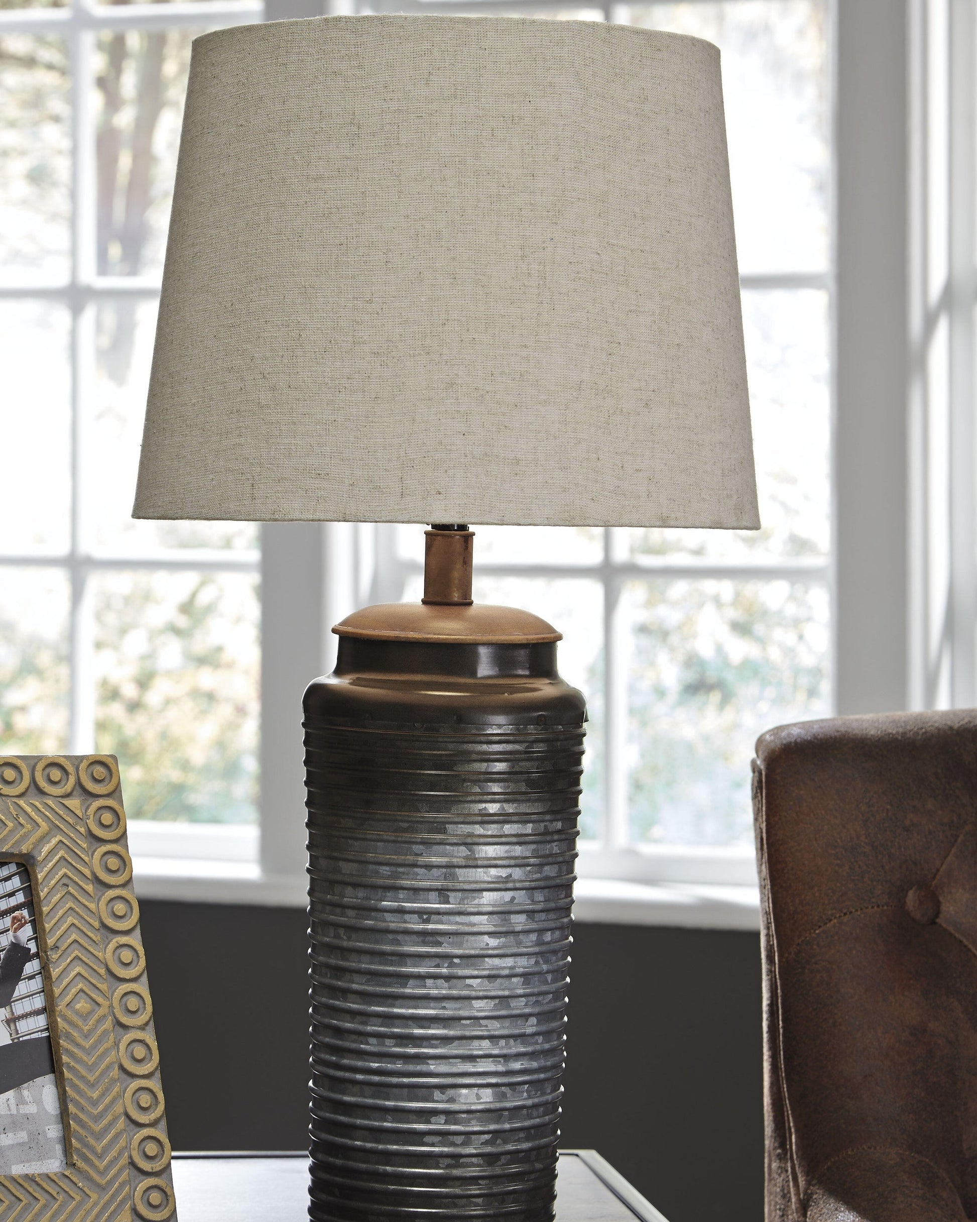 Norbert Metal Table Lamp (2/CN) Signature Design by Ashley®