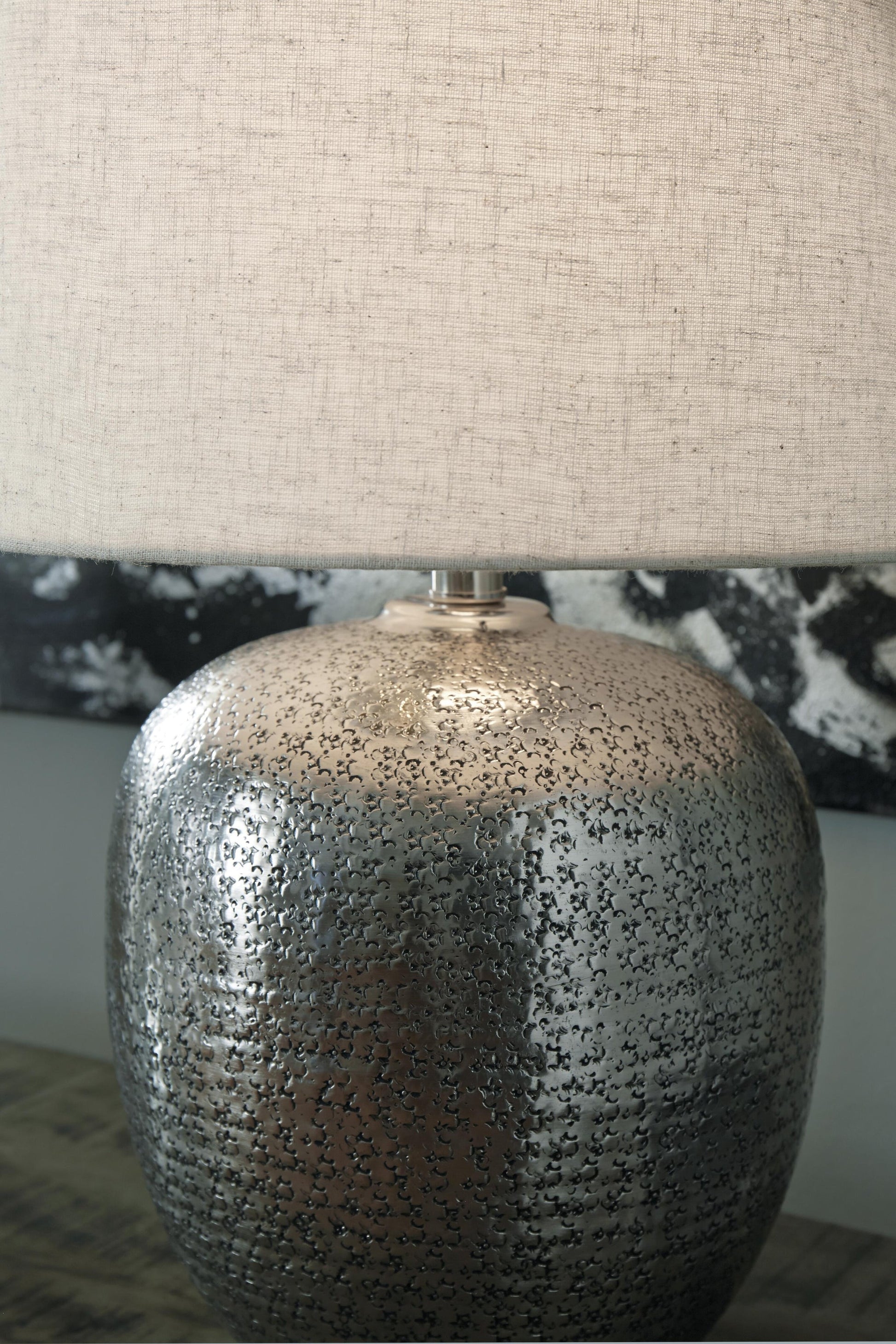 Magalie Metal Table Lamp (1/CN) Signature Design by Ashley®