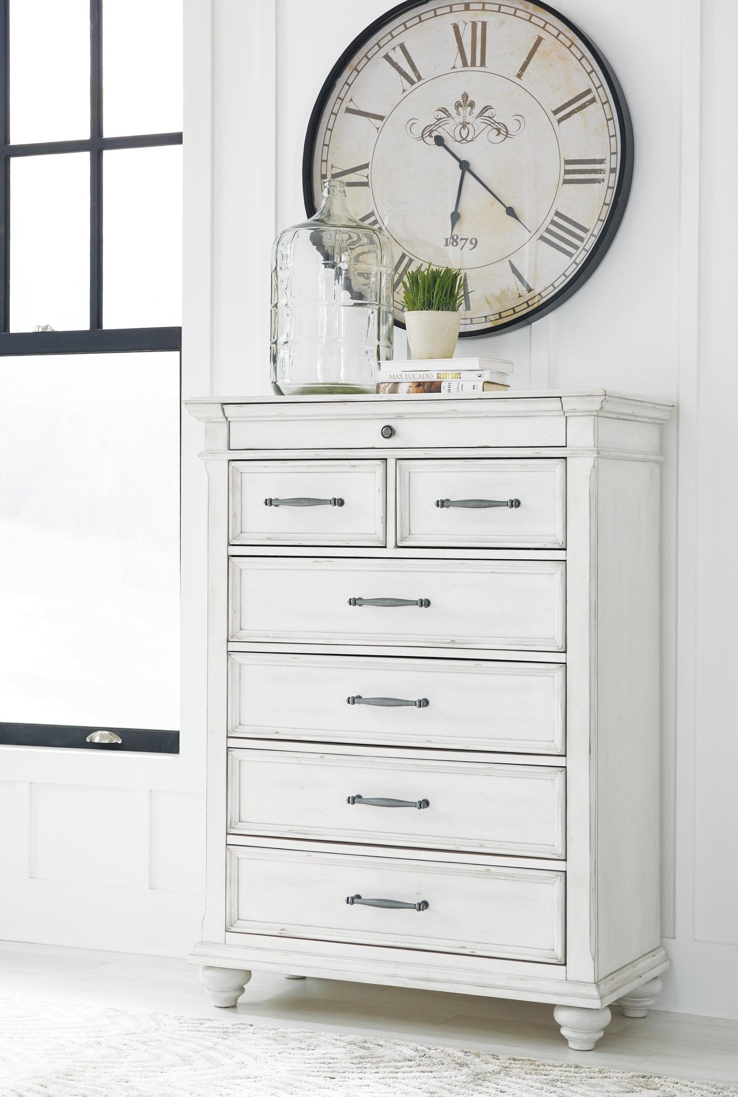 Kanwyn Chest Benchcraft®