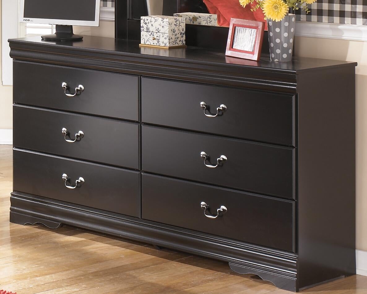 Huey Vineyard Six Drawer Dresser Signature Design by Ashley®