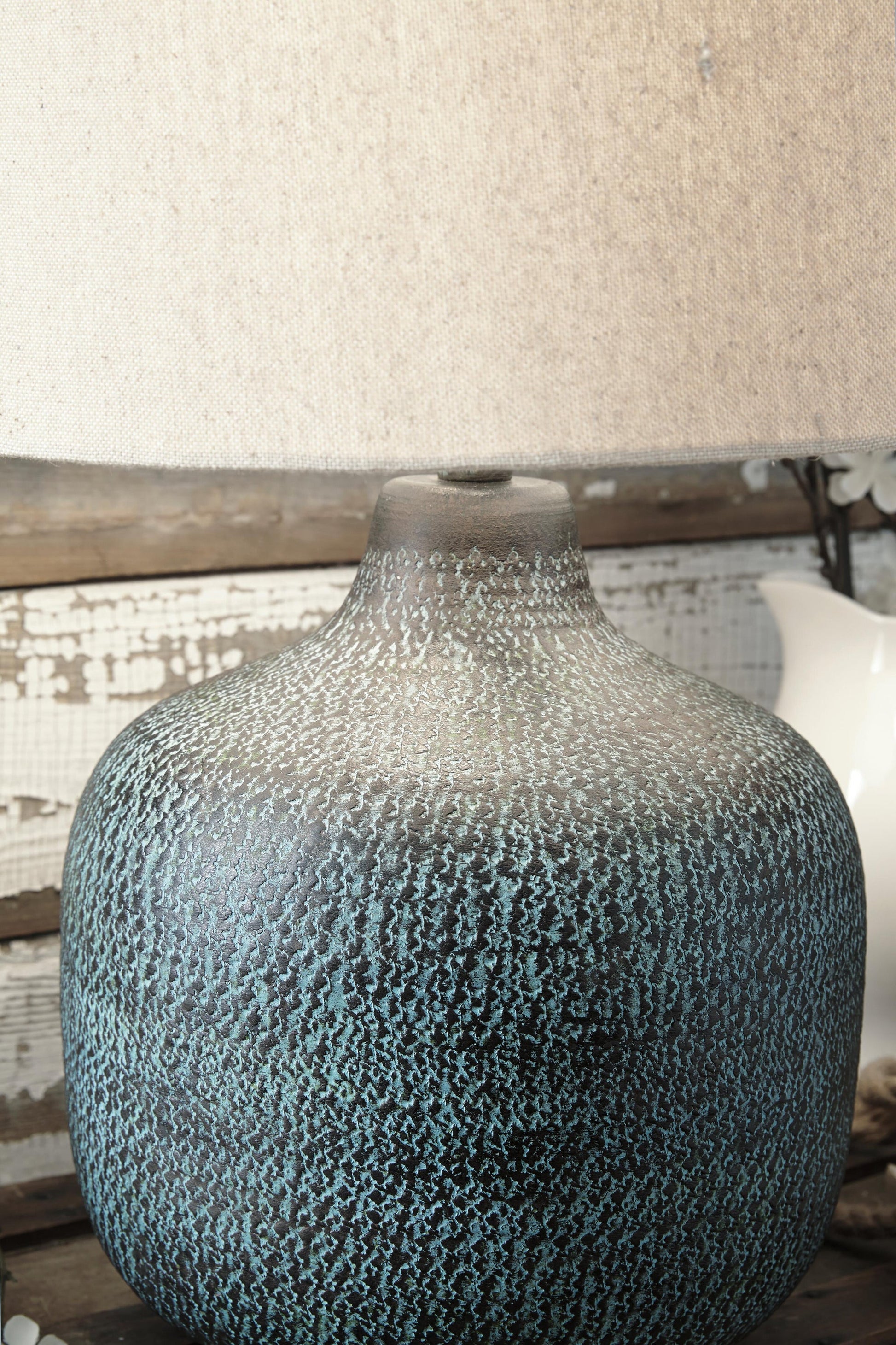 Malthace Metal Table Lamp (1/CN) Signature Design by Ashley®