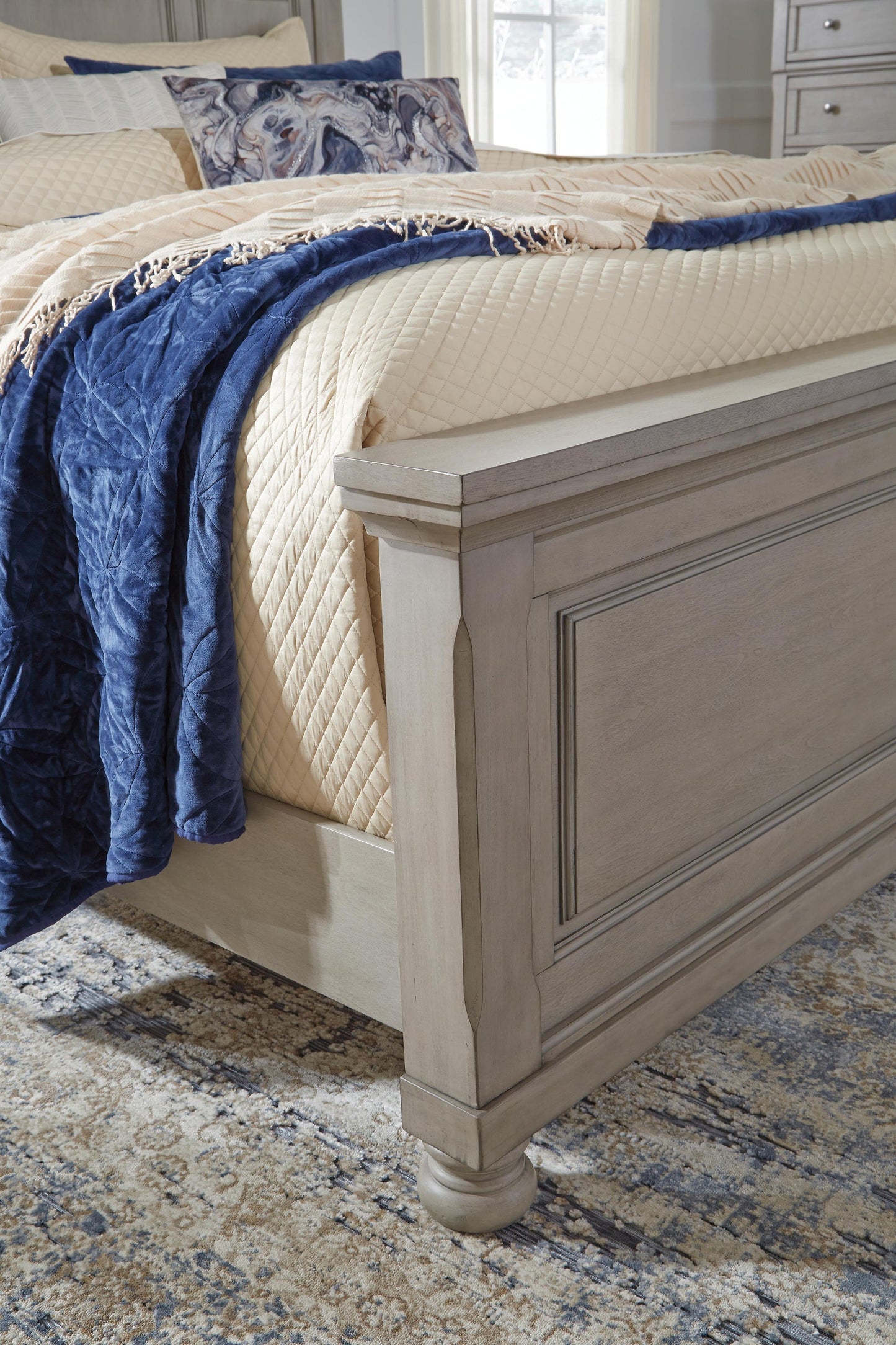 Lettner California  Panel Bed Signature Design by Ashley®