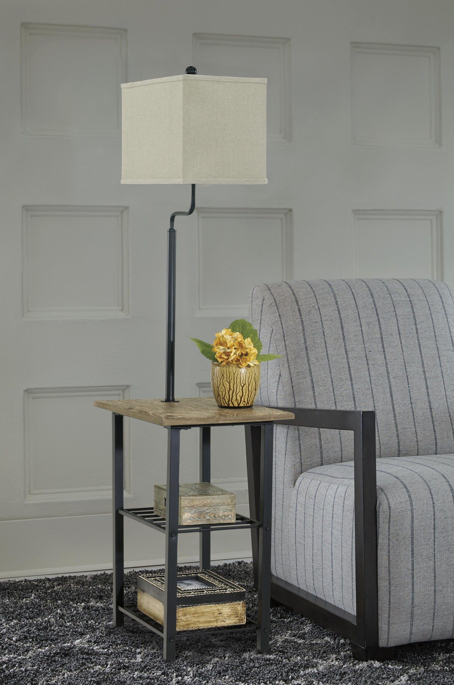 Shianne Metal Tray Lamp (1/CN) Signature Design by Ashley®