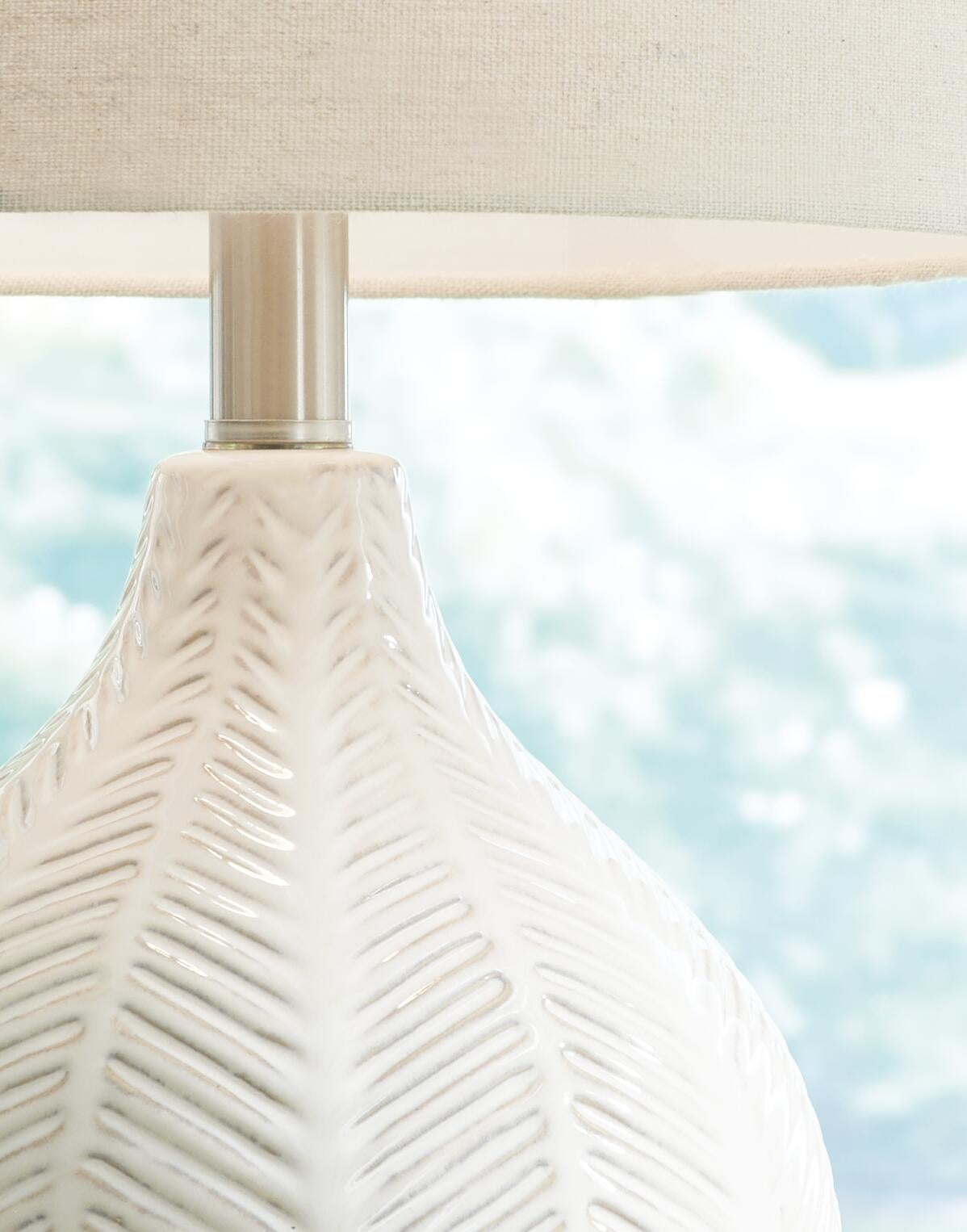 Rainermen Ceramic Table Lamp (1/CN) Signature Design by Ashley®