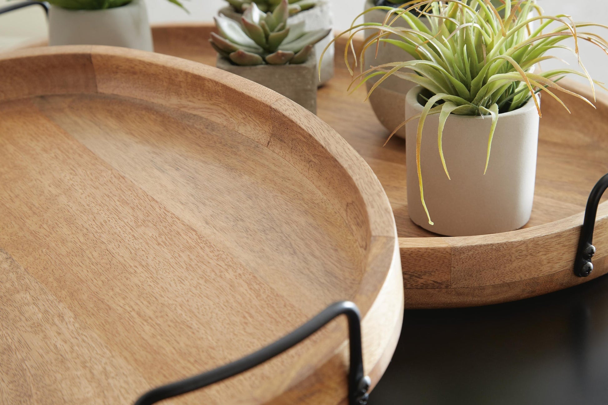 Jocelyne Tray Set (2/CN) Signature Design by Ashley®